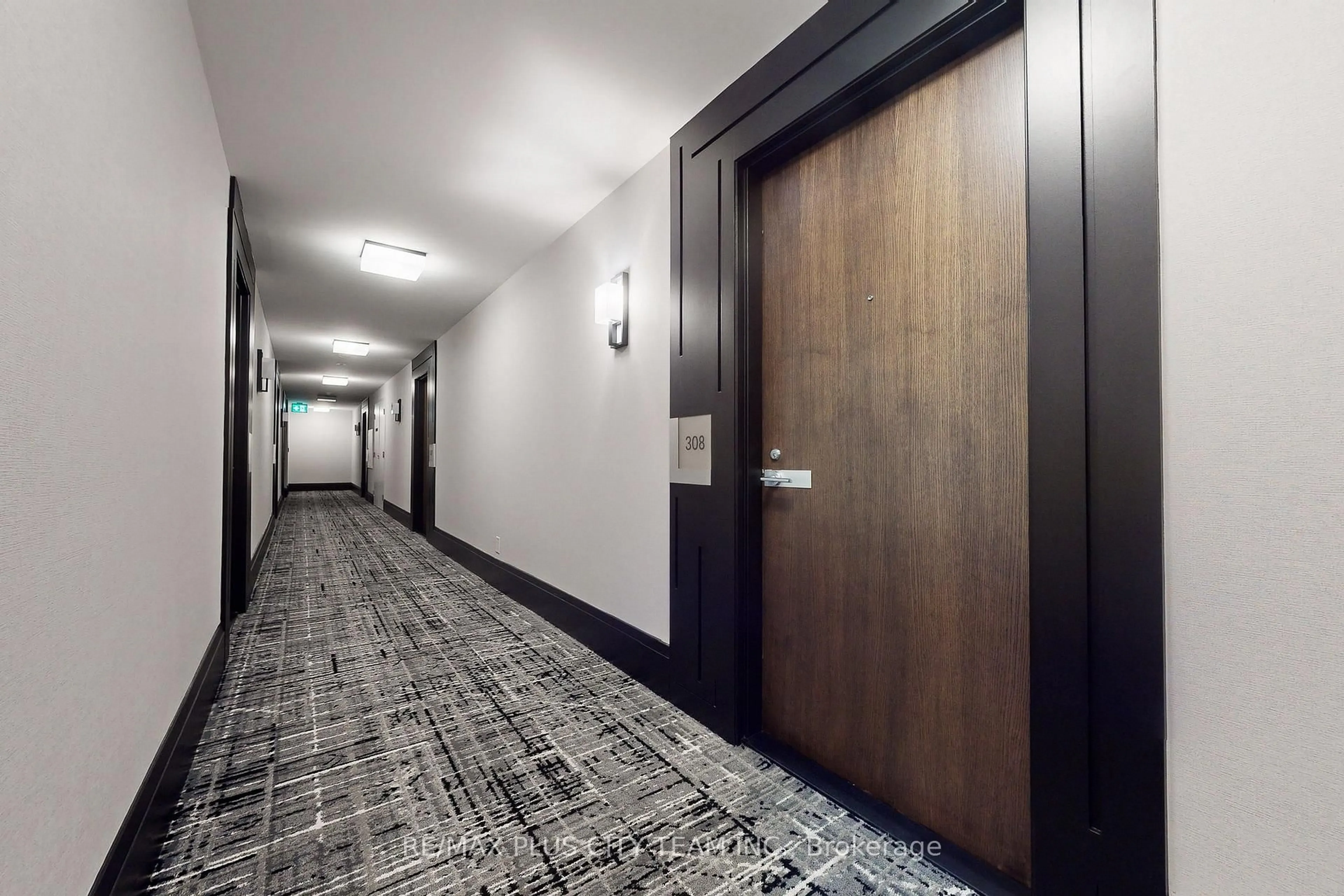 Indoor foyer for 111 Elizabeth St #308, Toronto Ontario M5G 1P7