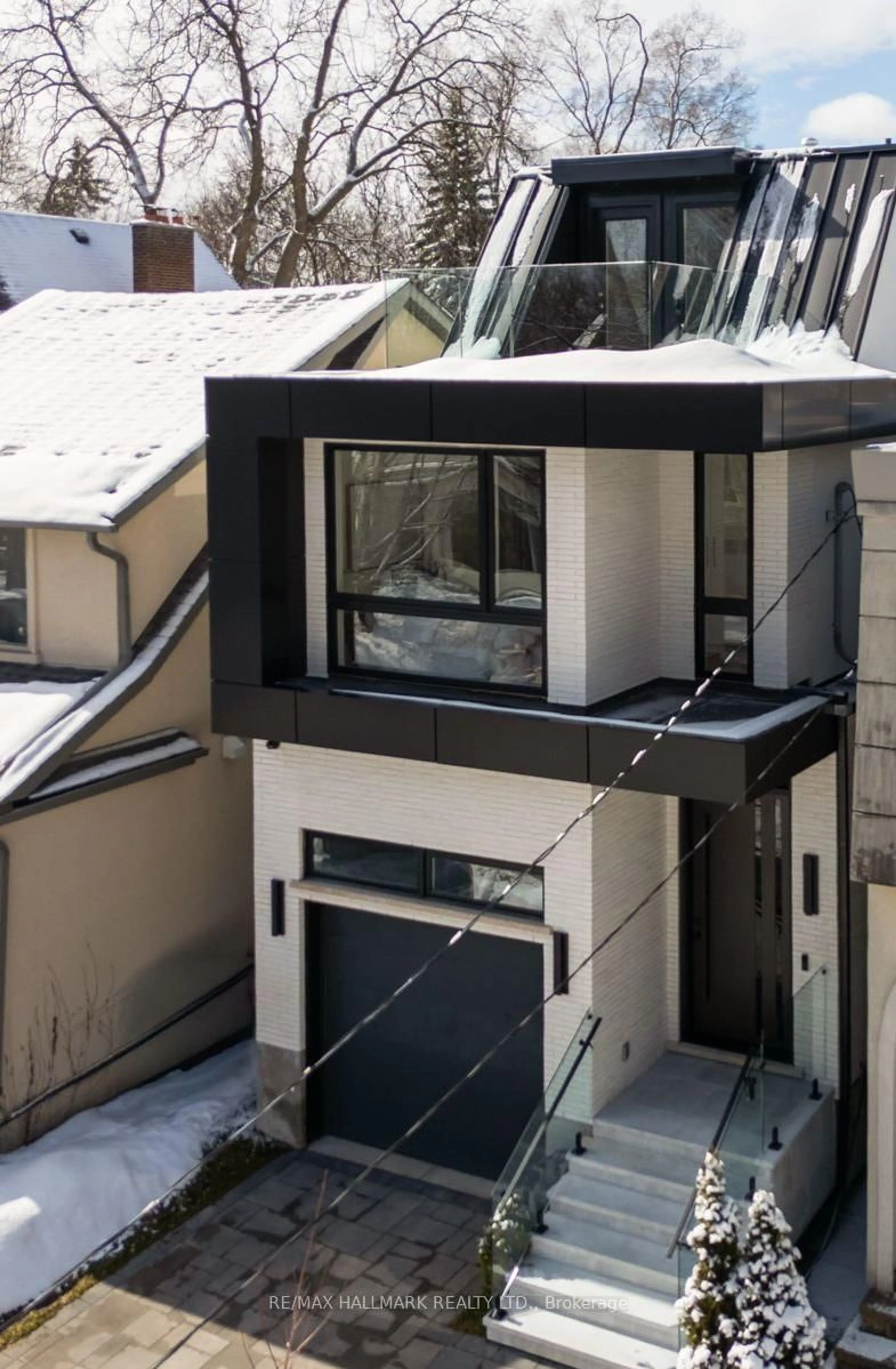 Home with vinyl exterior material, street for 72 Marmot St, Toronto Ontario M4S 2T5