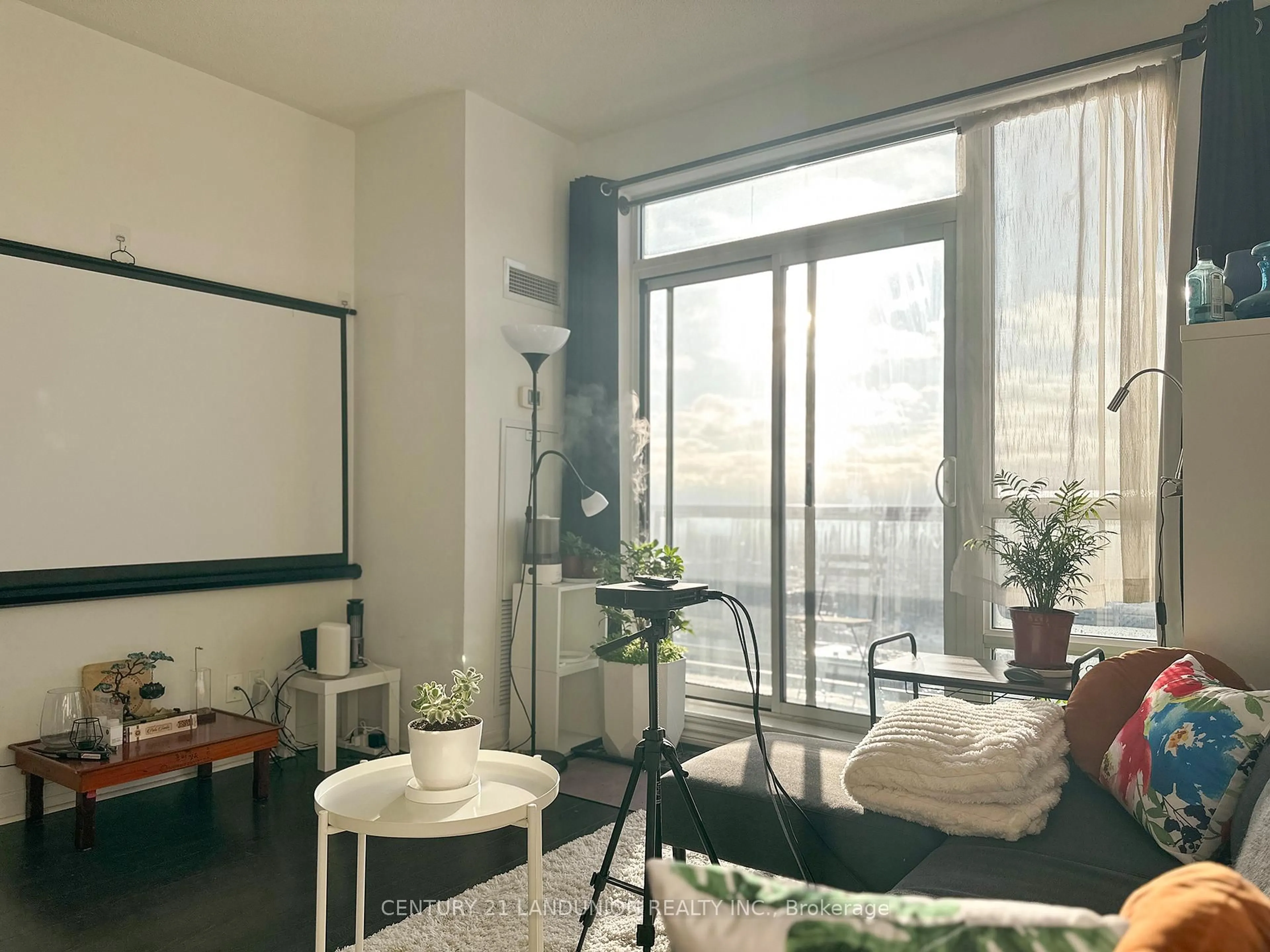 A pic of a room for 30 Heron's Hill Way #Ph 7, Toronto Ontario M2J 0A7