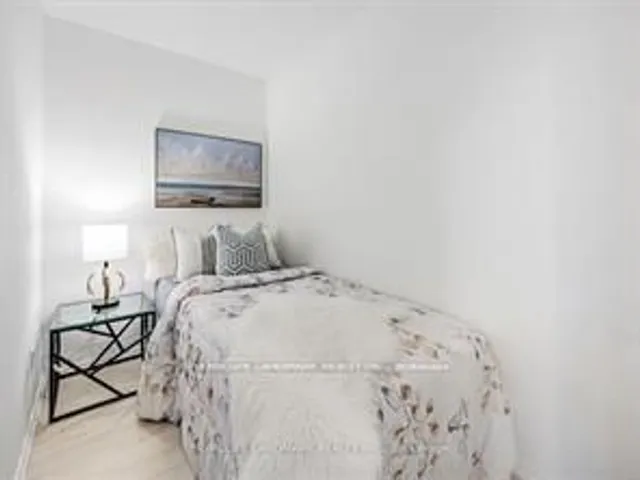 197 Yonge St #4211, Toronto 3