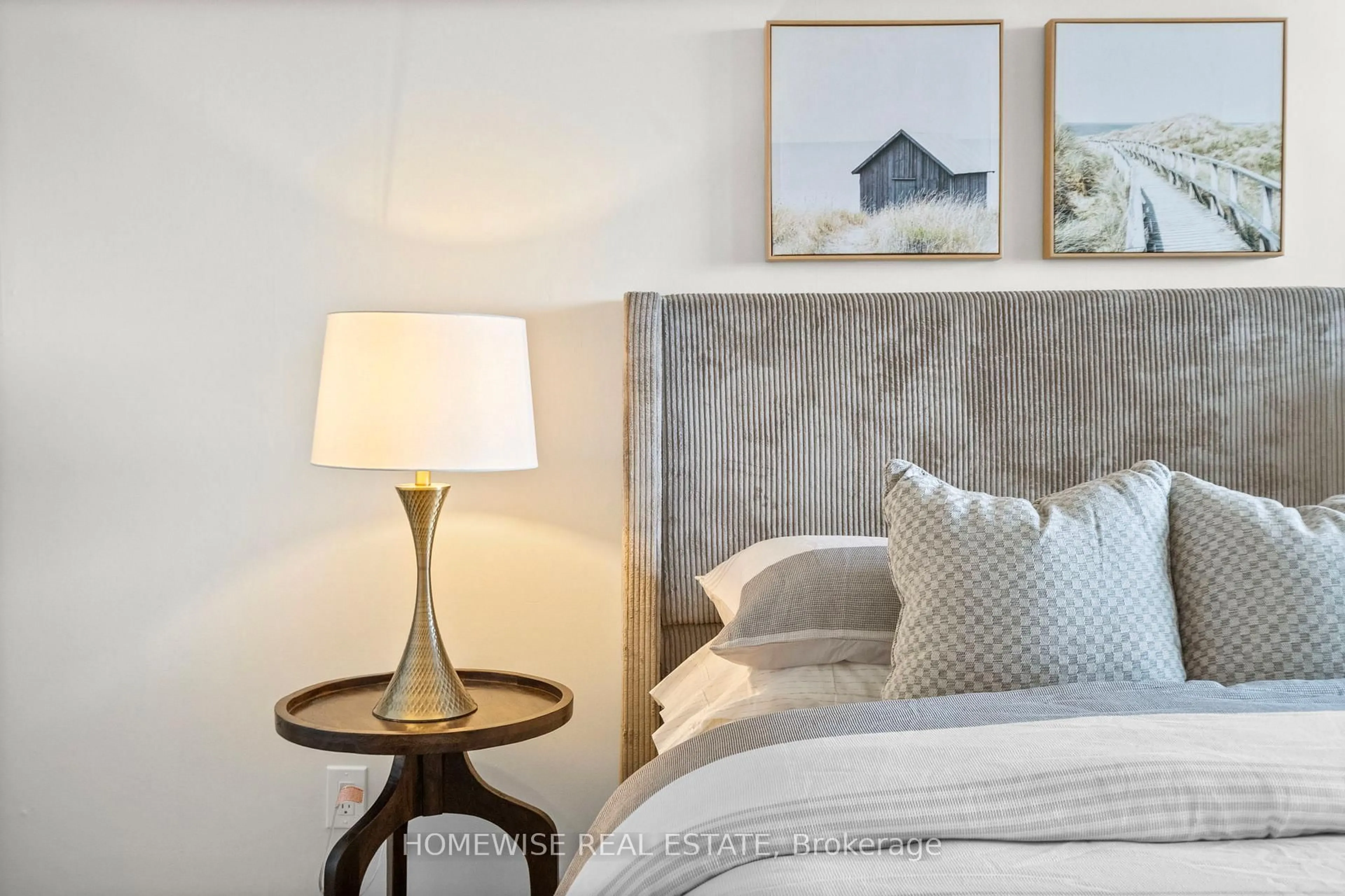 Bedroom with bed, unknown for 914 Yonge St #1807, Toronto Ontario M4W 3C8