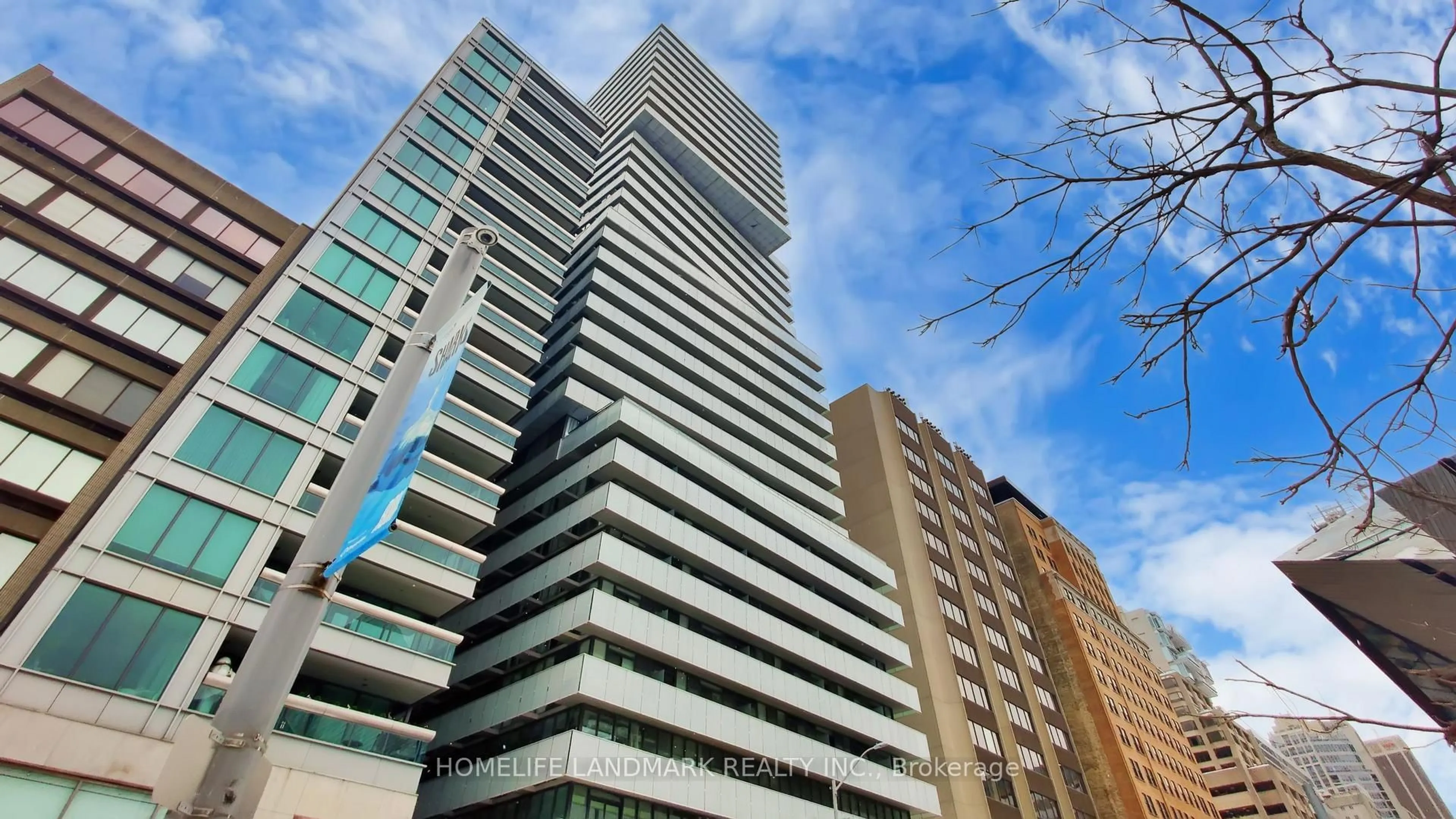 Indoor foyer for 200 Bloor St #2305, Toronto Ontario M5S 0B1