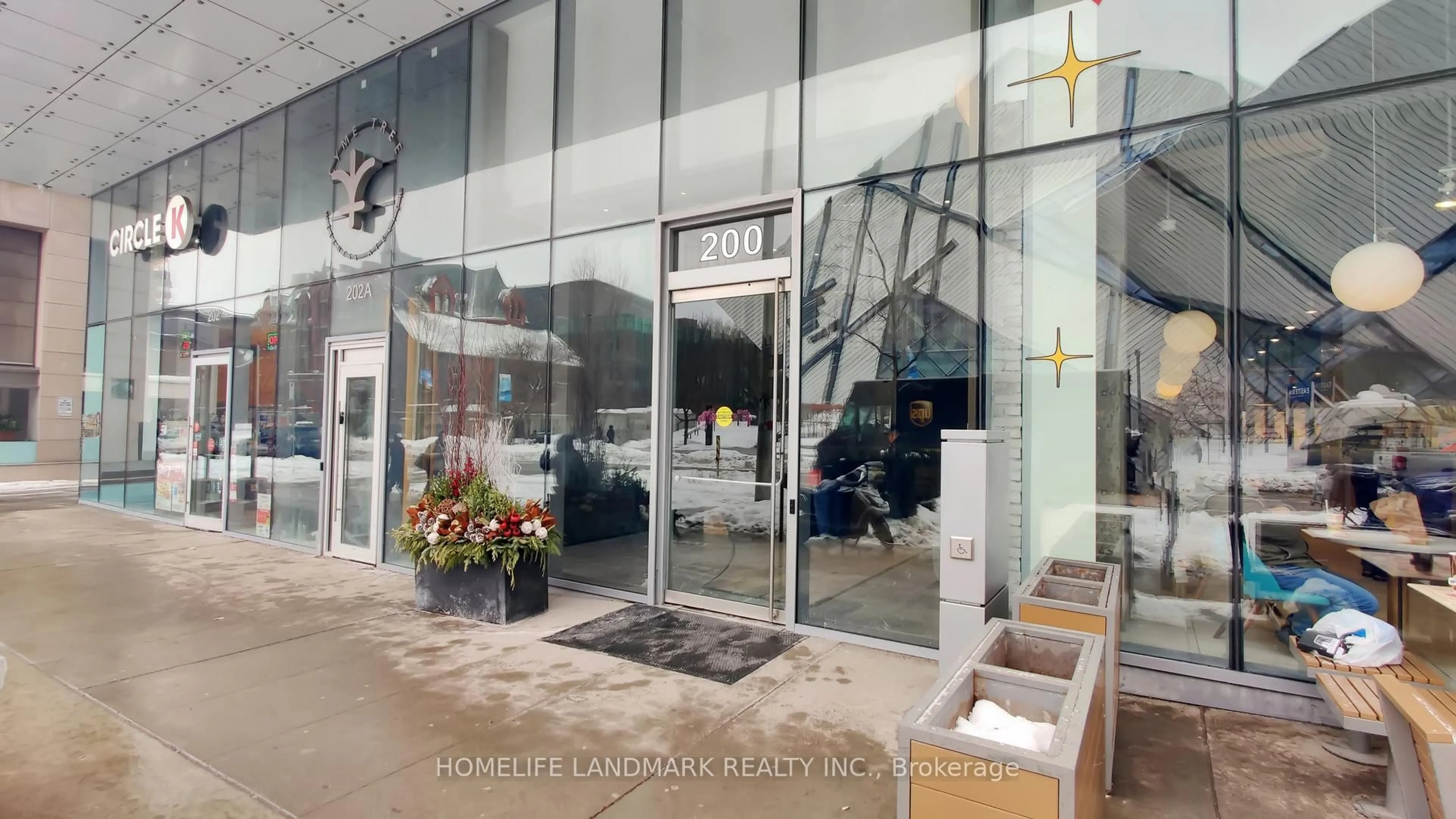 Lobby for 200 Bloor St #2305, Toronto Ontario M5S 0B1