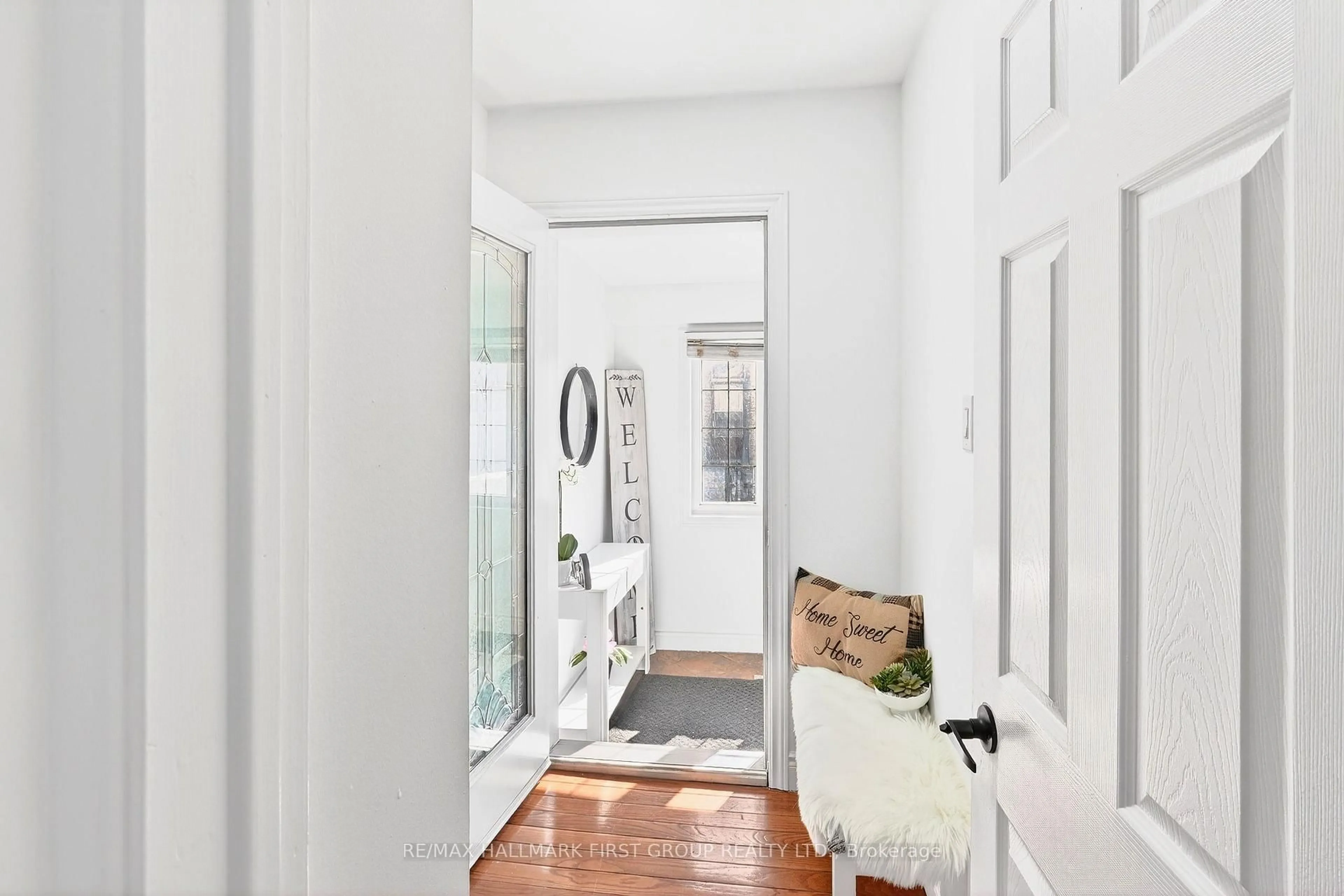 Indoor entryway for 16 Archer St, Toronto Ontario M6H 1J2