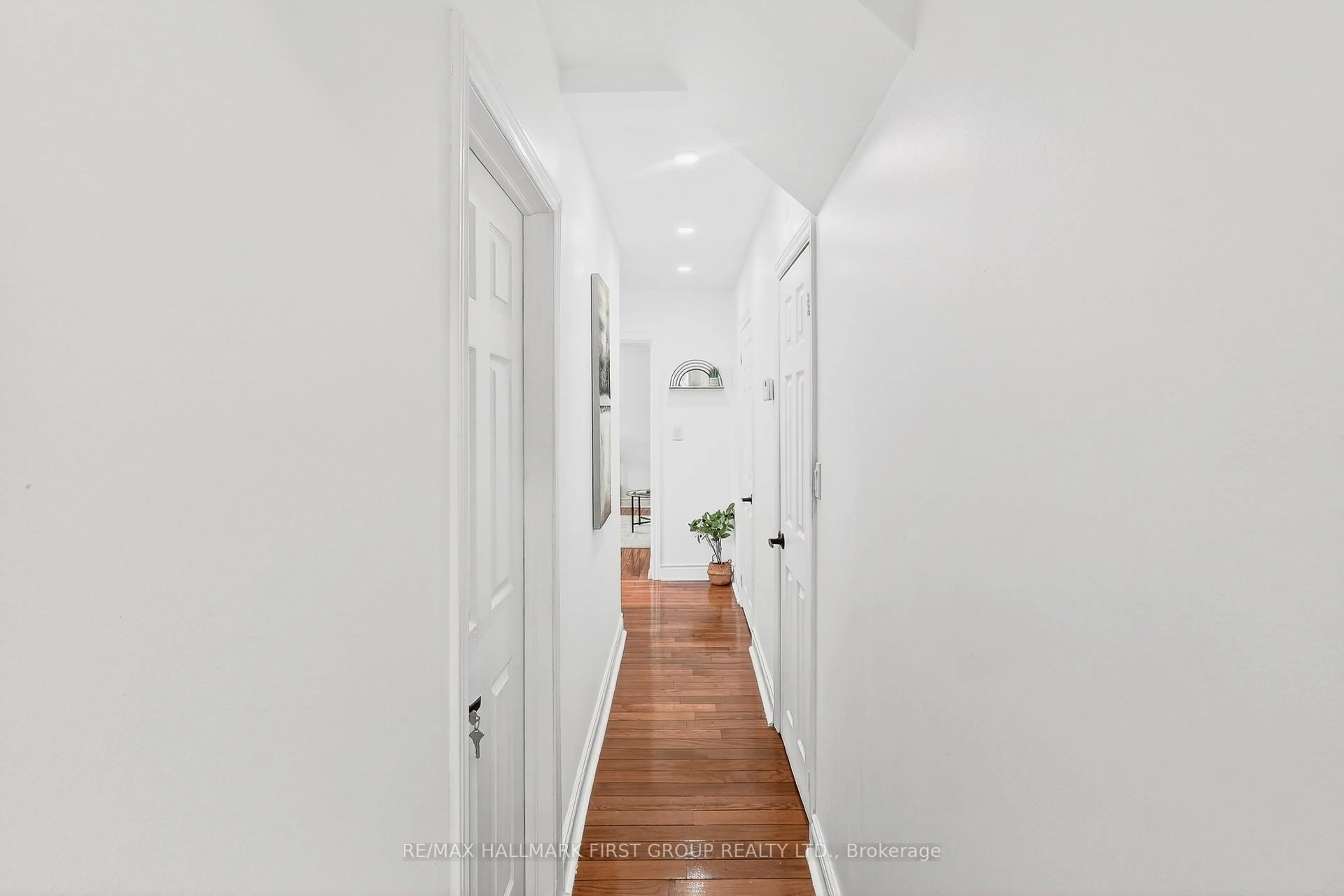 Indoor entryway for 16 Archer St, Toronto Ontario M6H 1J2