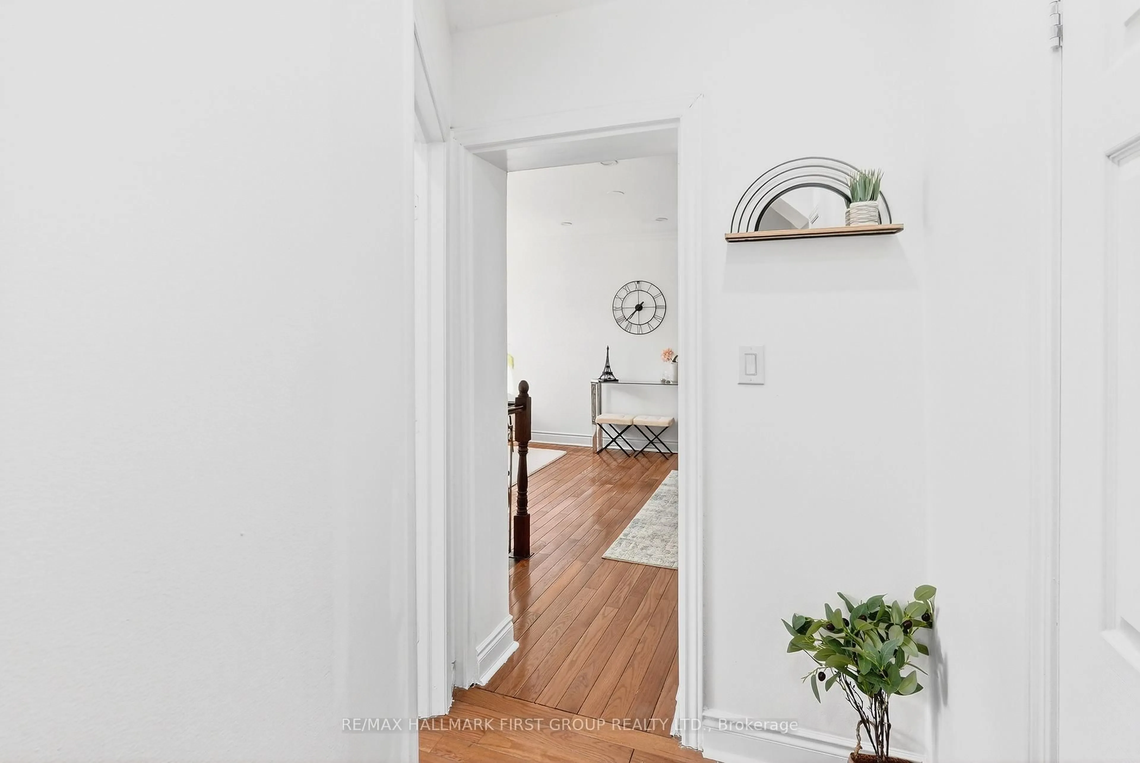 Indoor entryway for 16 Archer St, Toronto Ontario M6H 1J2