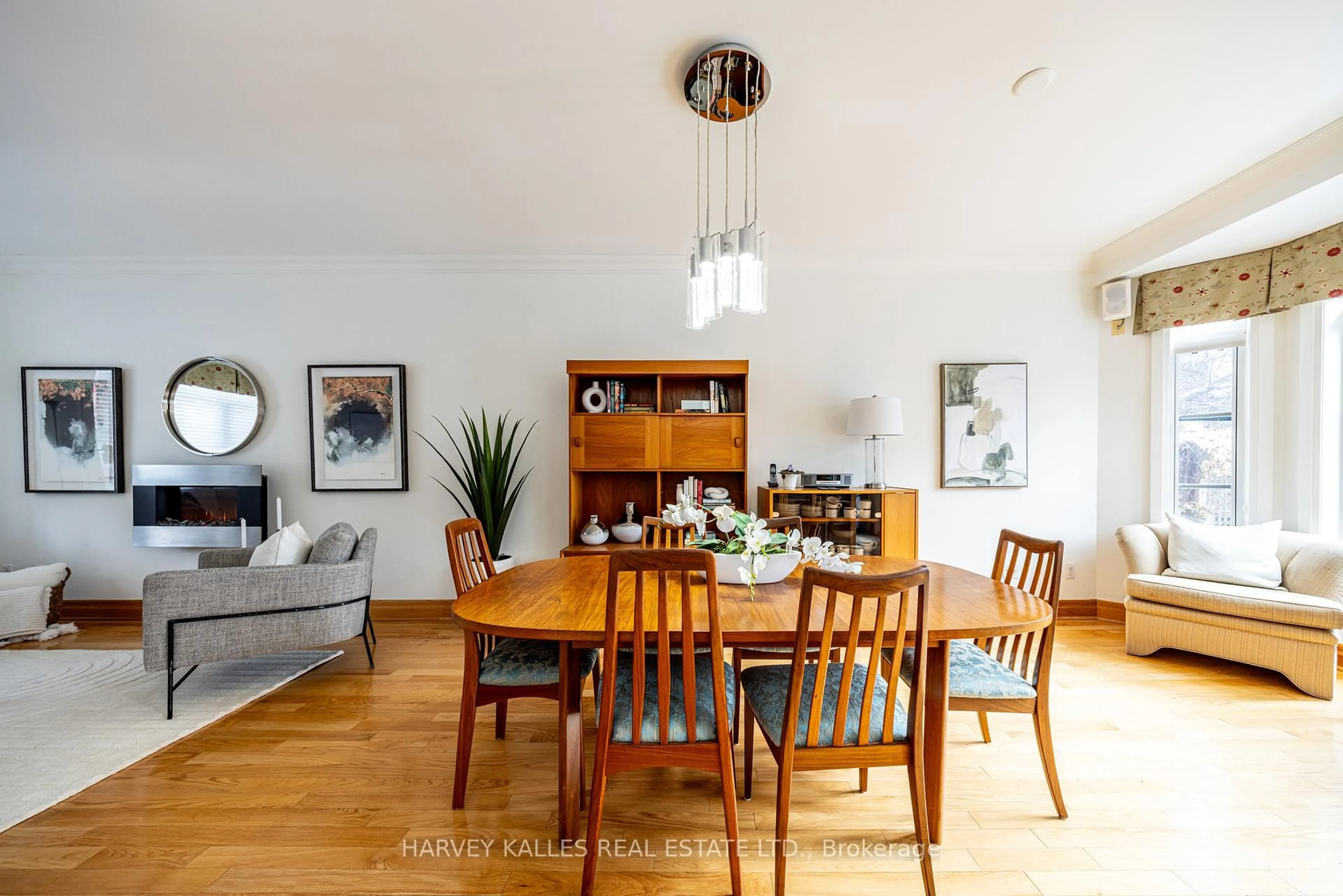 Dining room, wood/laminate floor for 51 Shaftesbury Ave, Toronto Ontario M4T 3B3