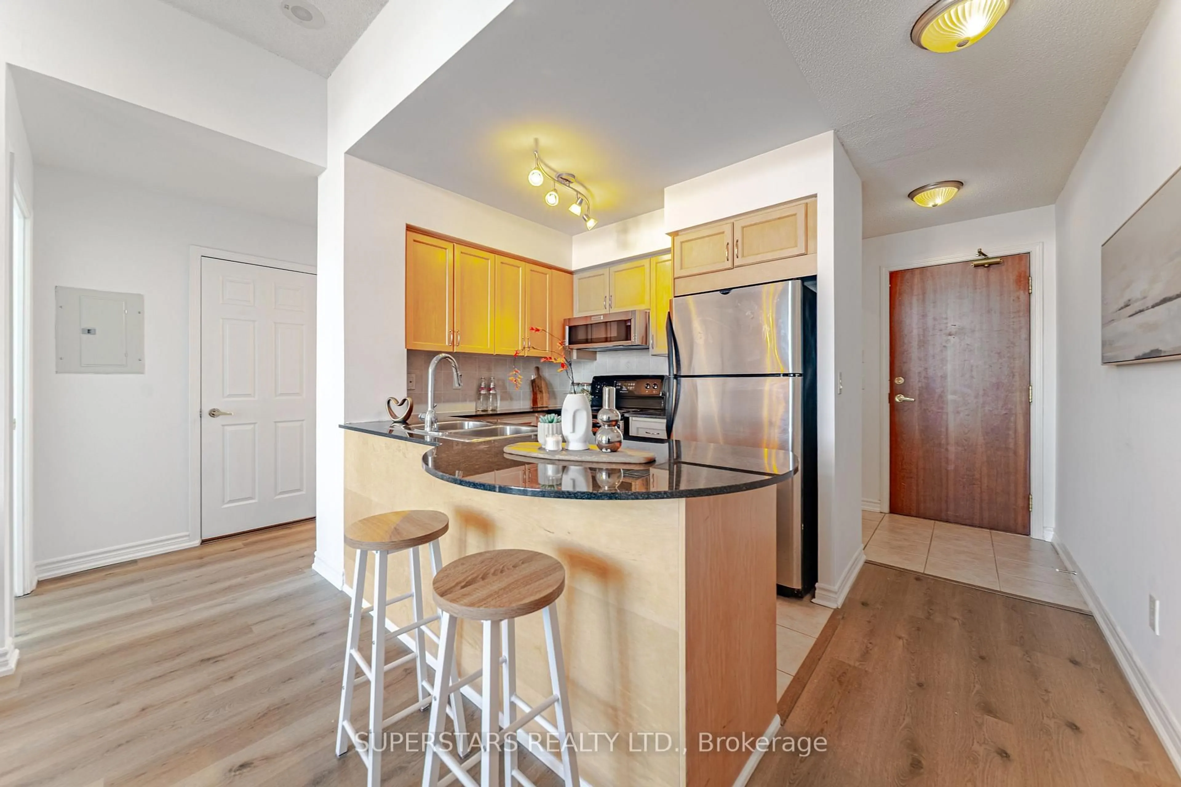 Unknown for 18 Kenaston Gdns #713, Toronto Ontario M2K 3C7