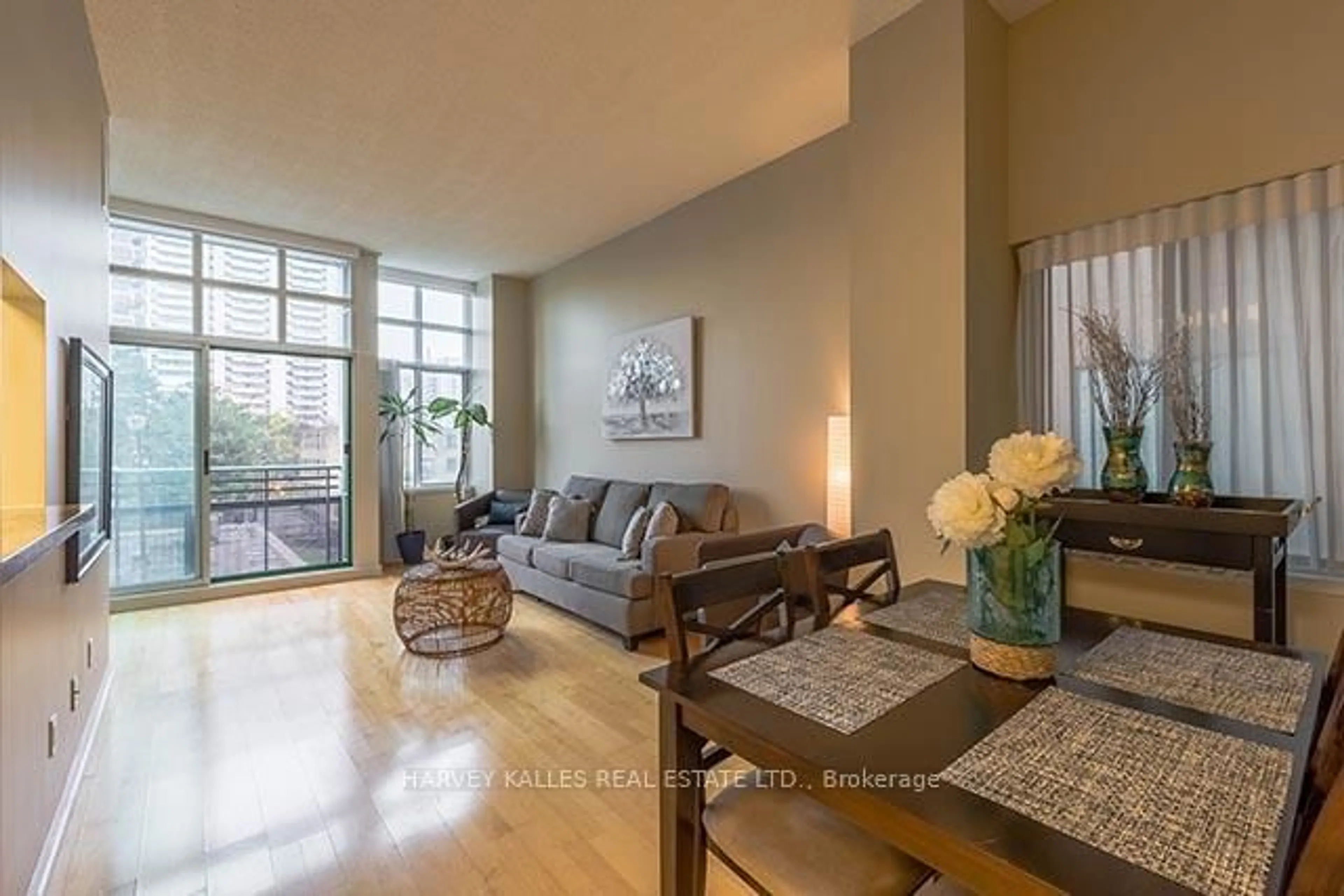 Living room with furniture, unknown for 1901 Yonge St #302, Toronto Ontario M4S 1Y6