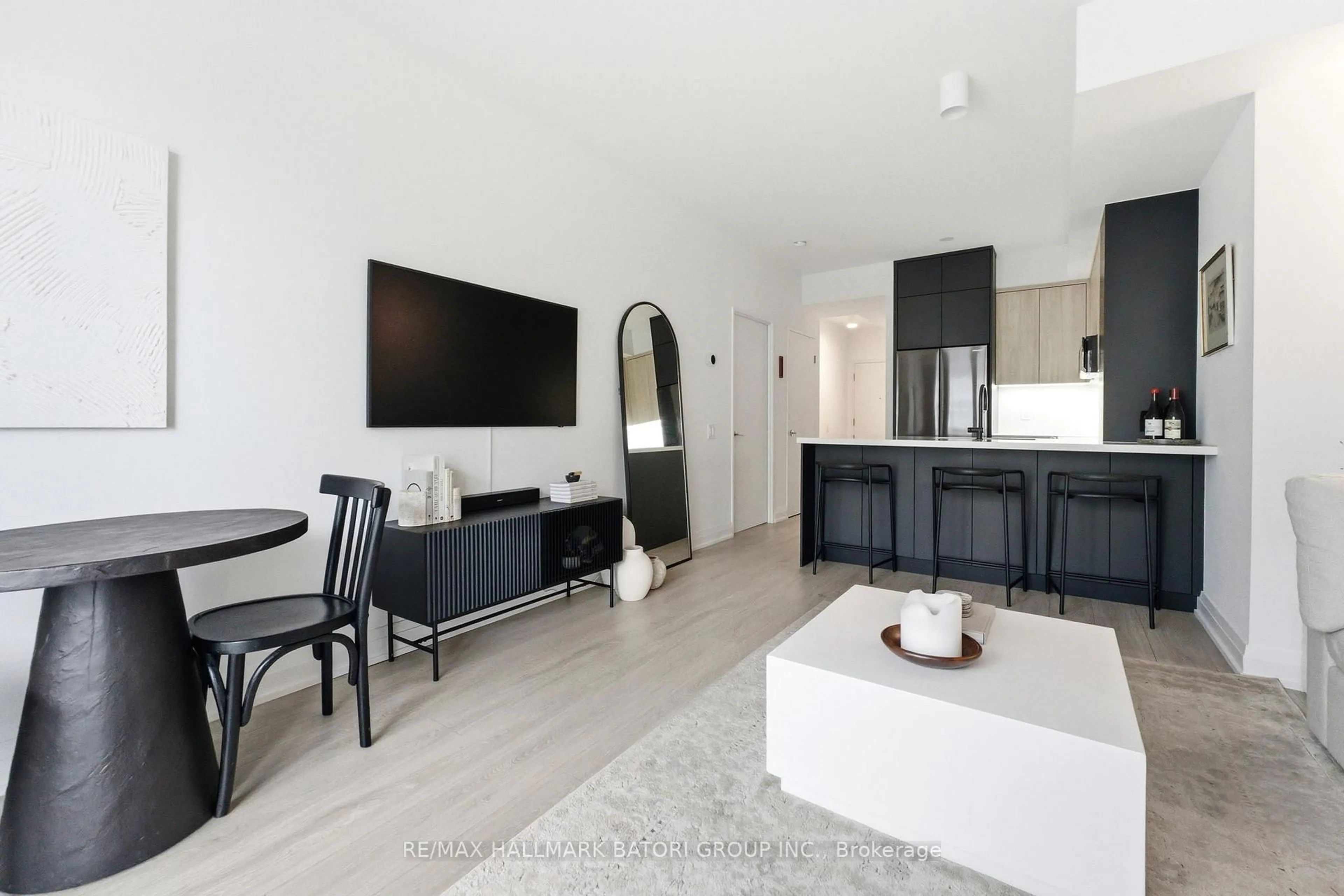Open concept kitchen, ceramic/tile floor for 83 Redpath Ave #1009, Toronto Ontario M4S 0A2