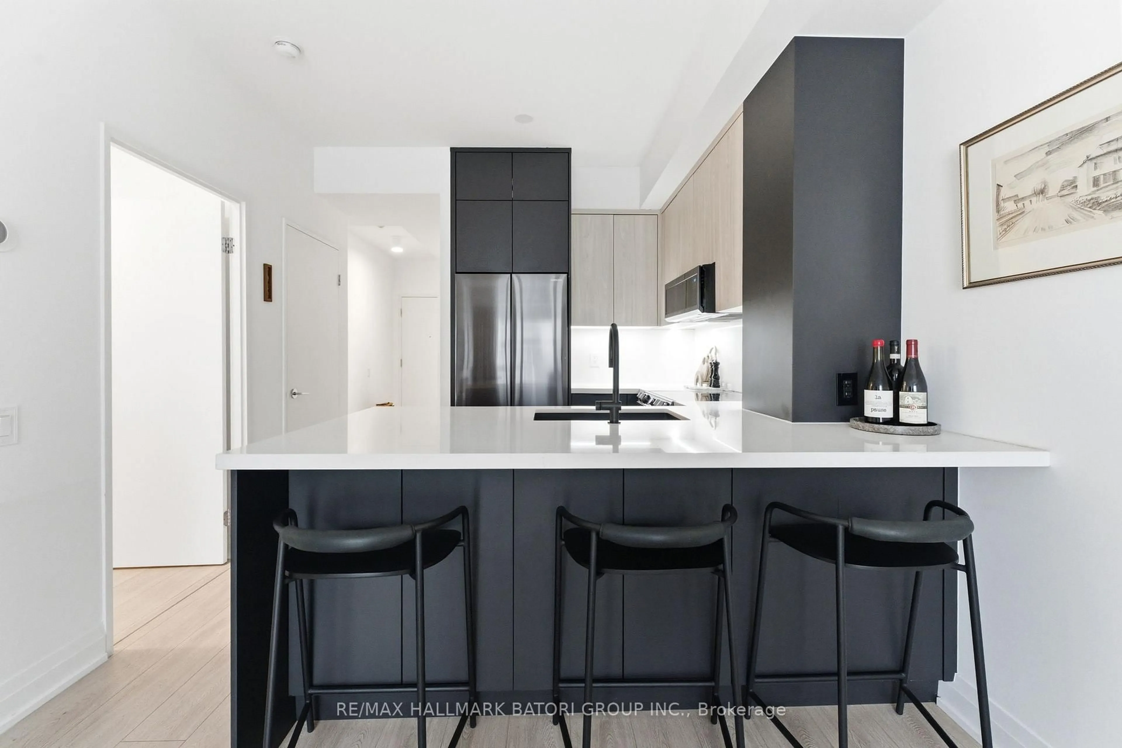 Contemporary kitchen, unknown for 83 Redpath Ave #1009, Toronto Ontario M4S 0A2