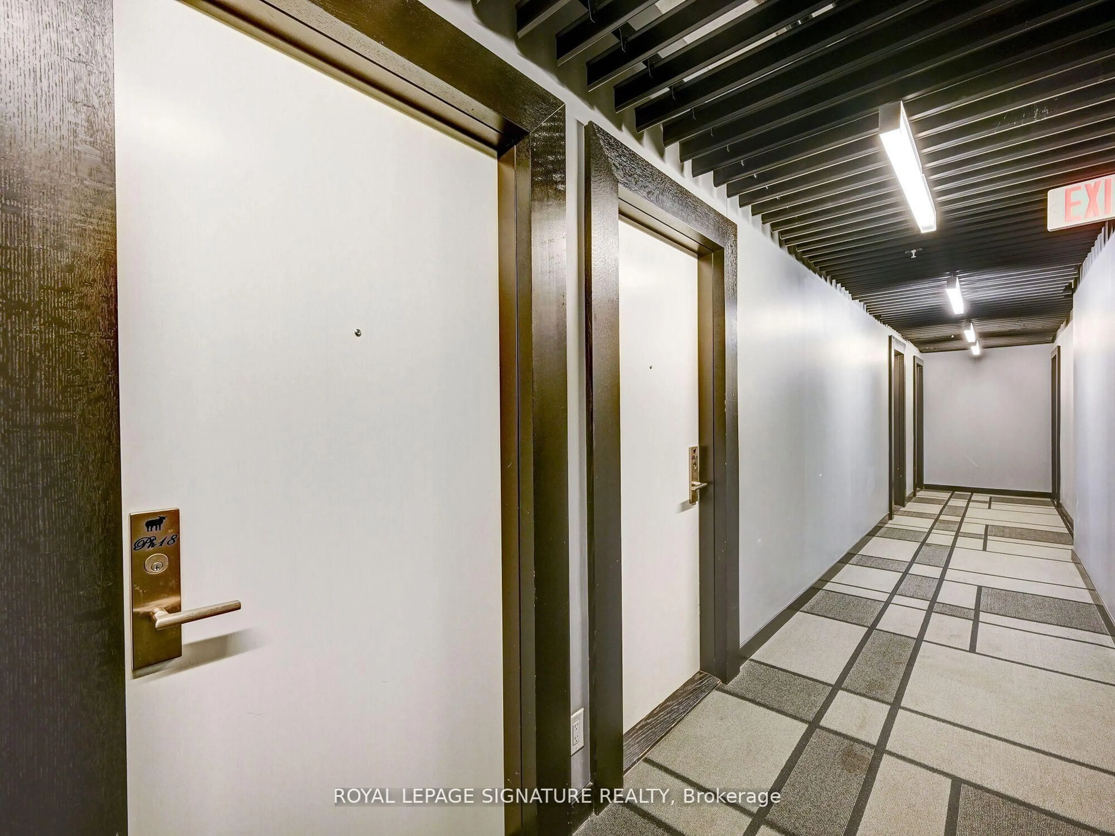 Unknown for 39 Brant St #PH18, Toronto Ontario M5V 0M8