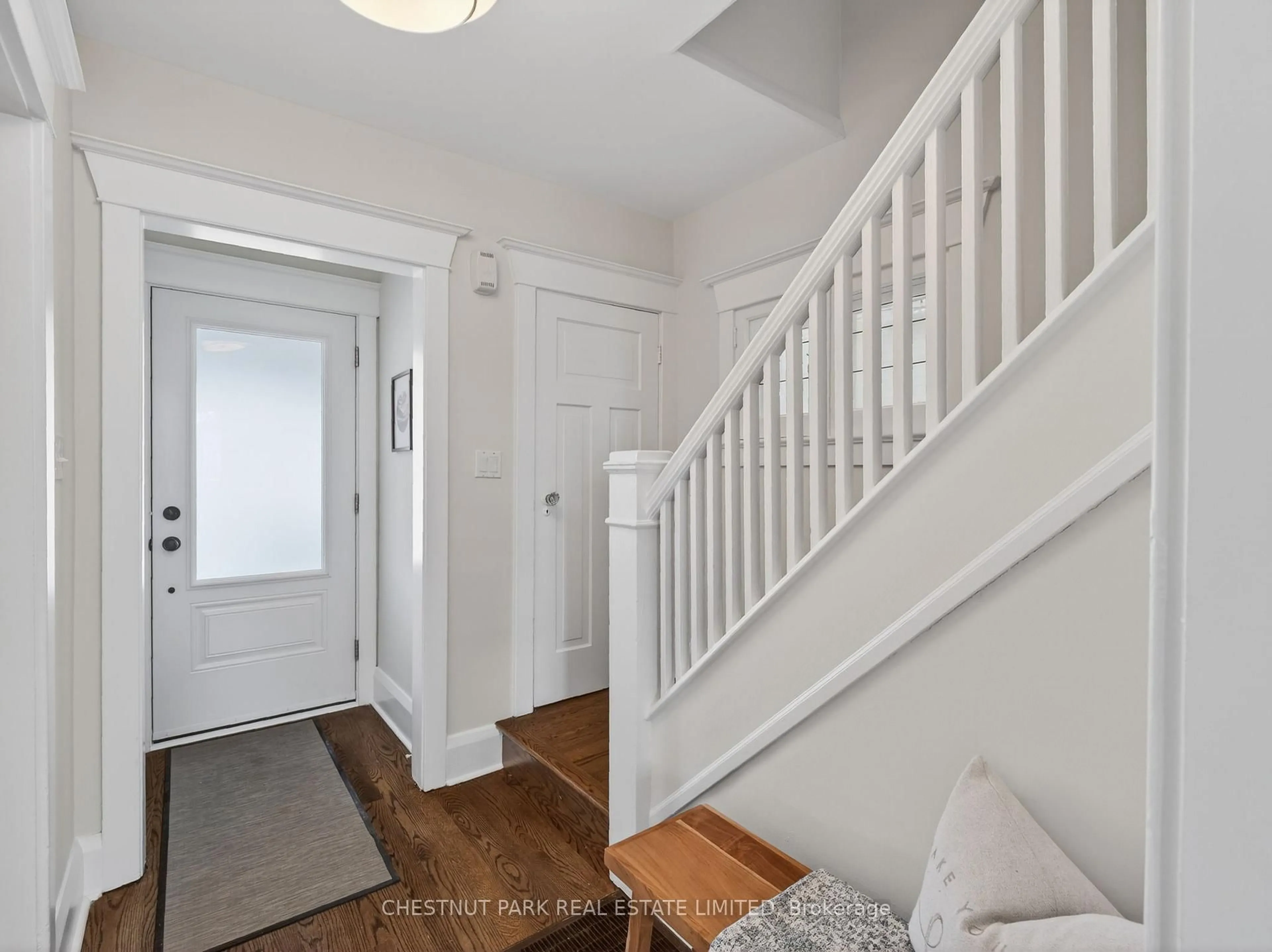 Indoor entryway for 101 Manor Rd, Toronto Ontario M4S 1R3