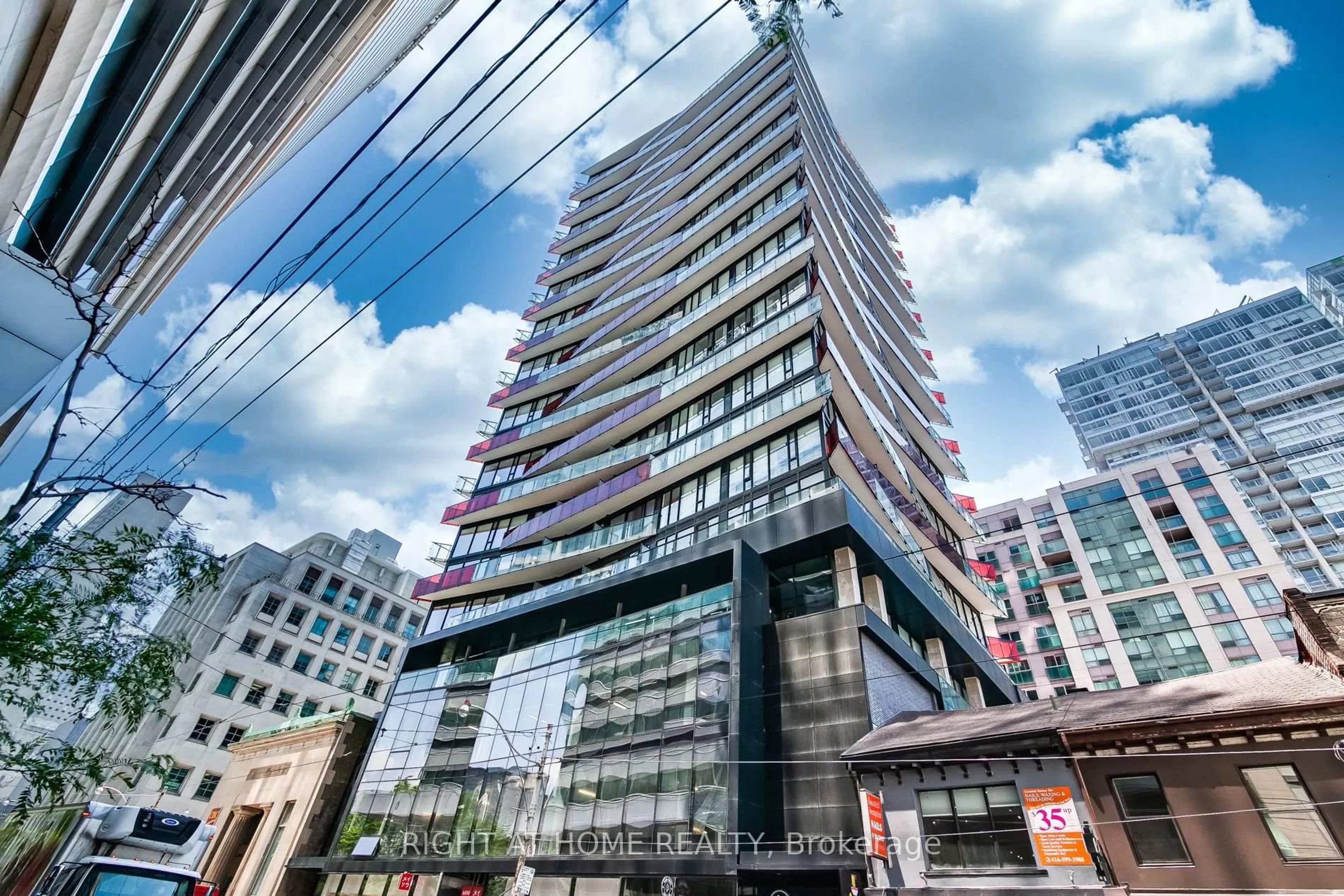 Unknown for 215 Queen St #1907, Toronto Ontario M5A 1S2