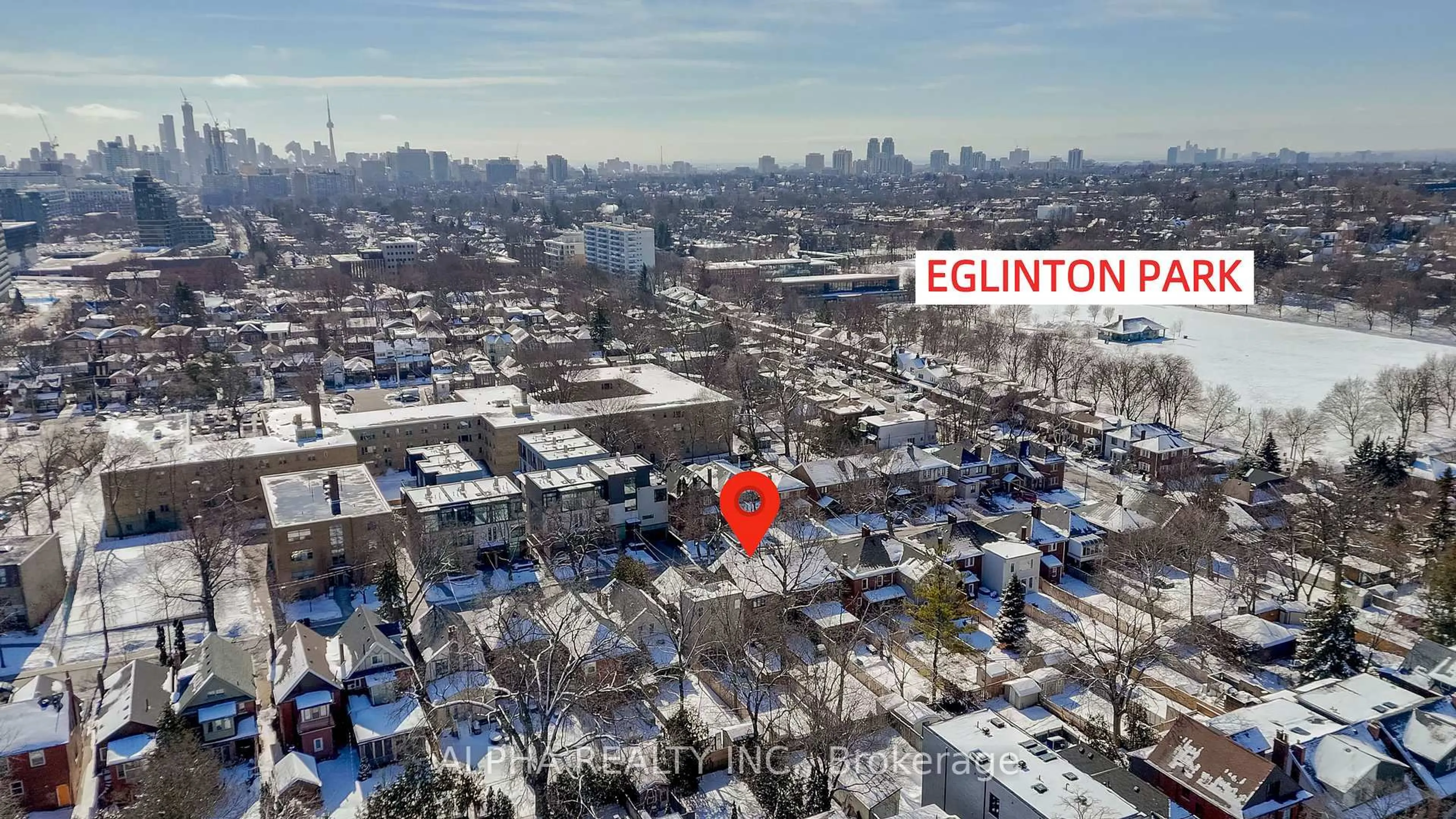 A pic from outside/outdoor area/front of a property/back of a property/a pic from drone, city buildings view from balcony for 130 Roselawn Ave, Toronto Ontario M4R 1E6