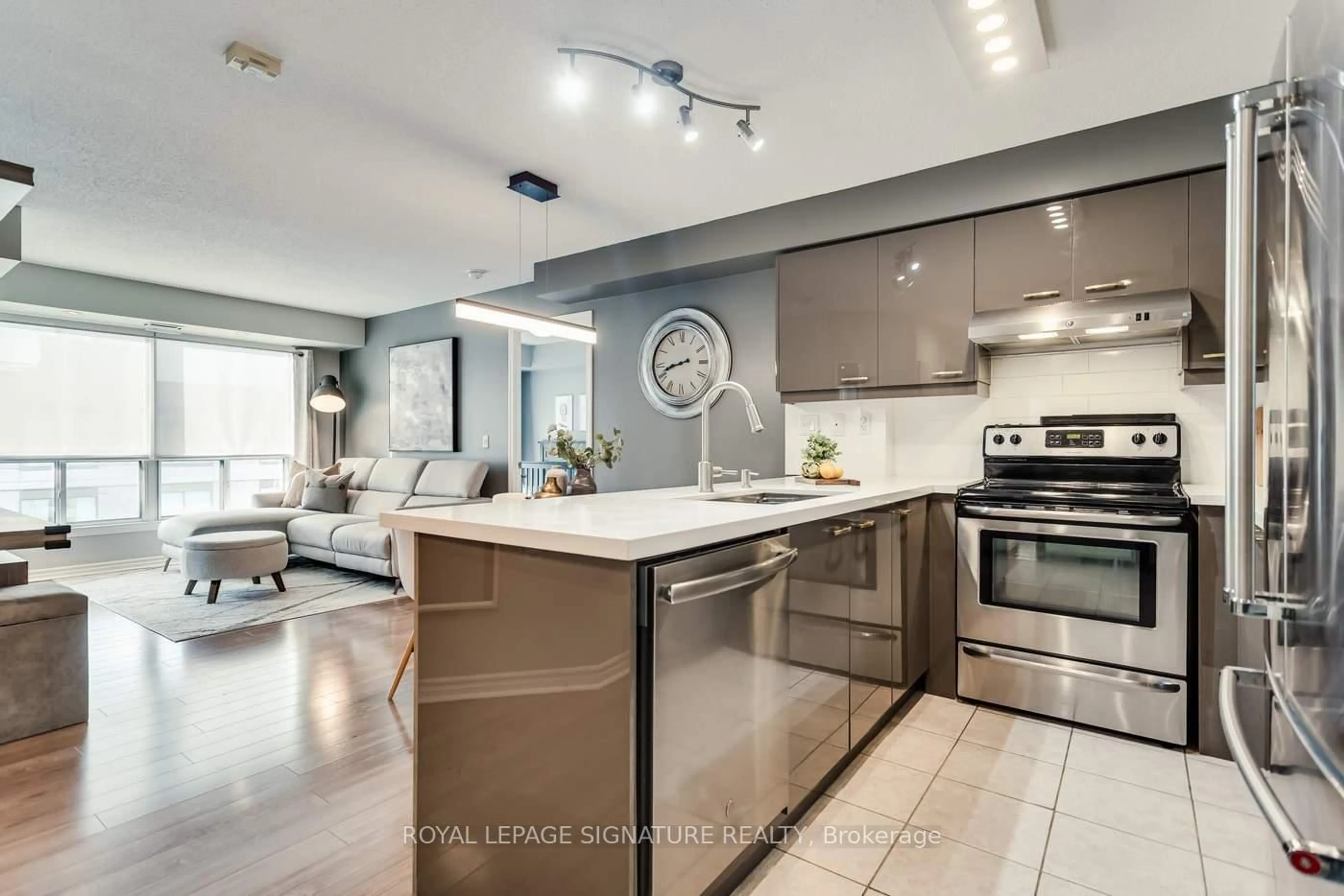 Open concept kitchen, unknown for 890 Sheppard Ave #601, Toronto Ontario M3H 6B9