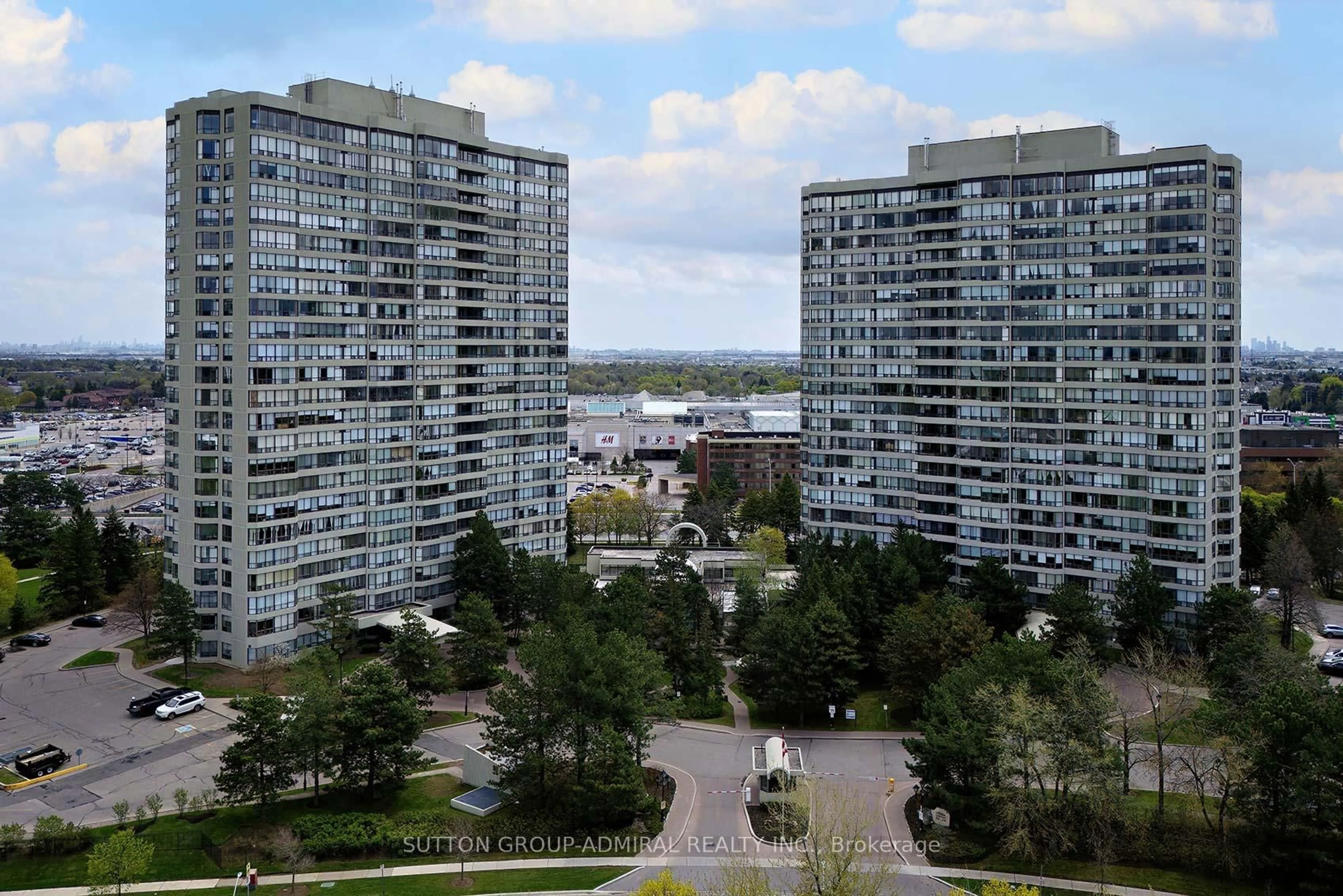 A pic from outside/outdoor area/front of a property/back of a property/a pic from drone, city buildings view from balcony for 133 Torresdale Ave #402, Toronto Ontario M2R 3T2