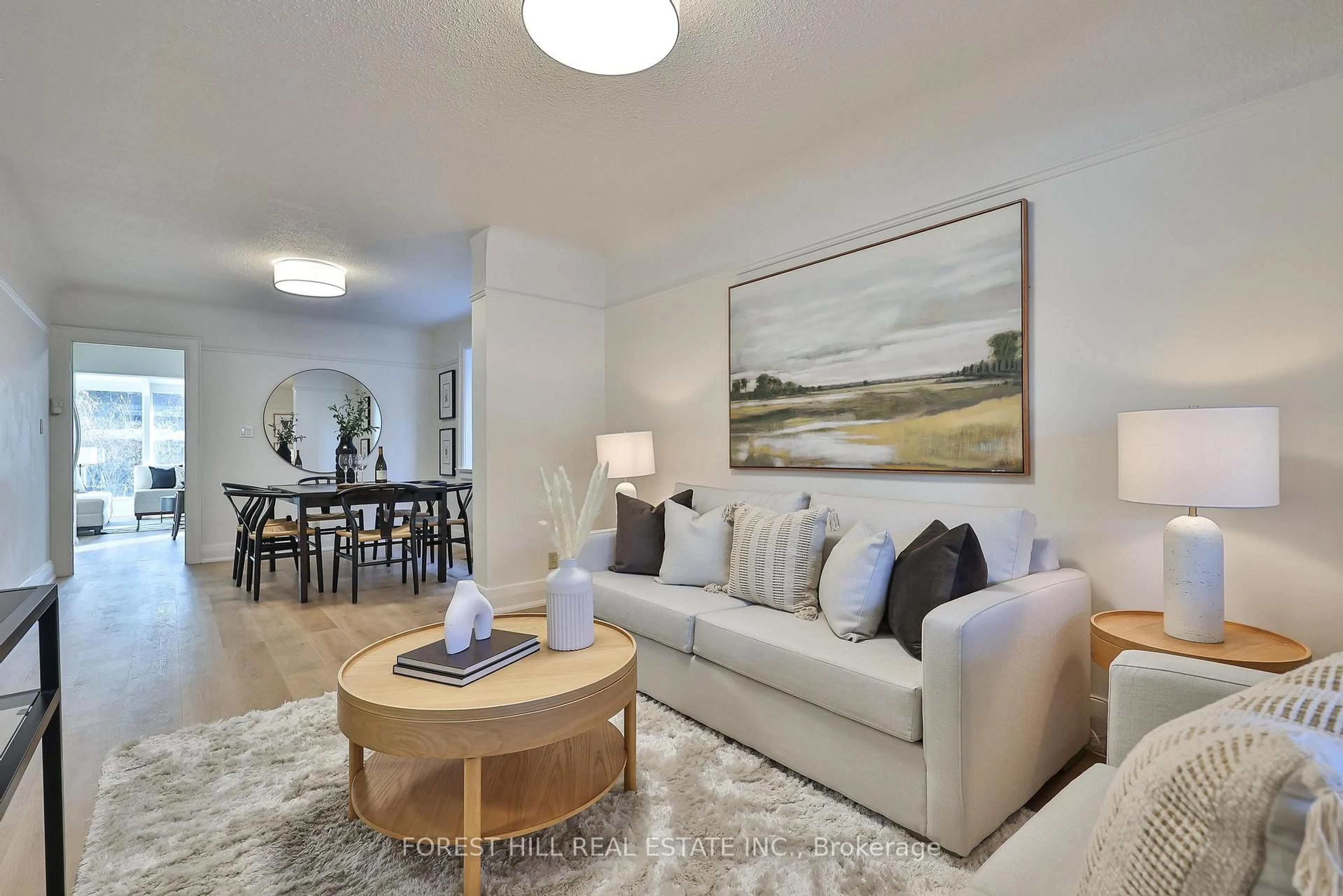 Living room with furniture, unknown for 33 Glengarry Ave, Toronto Ontario M5M 1C8