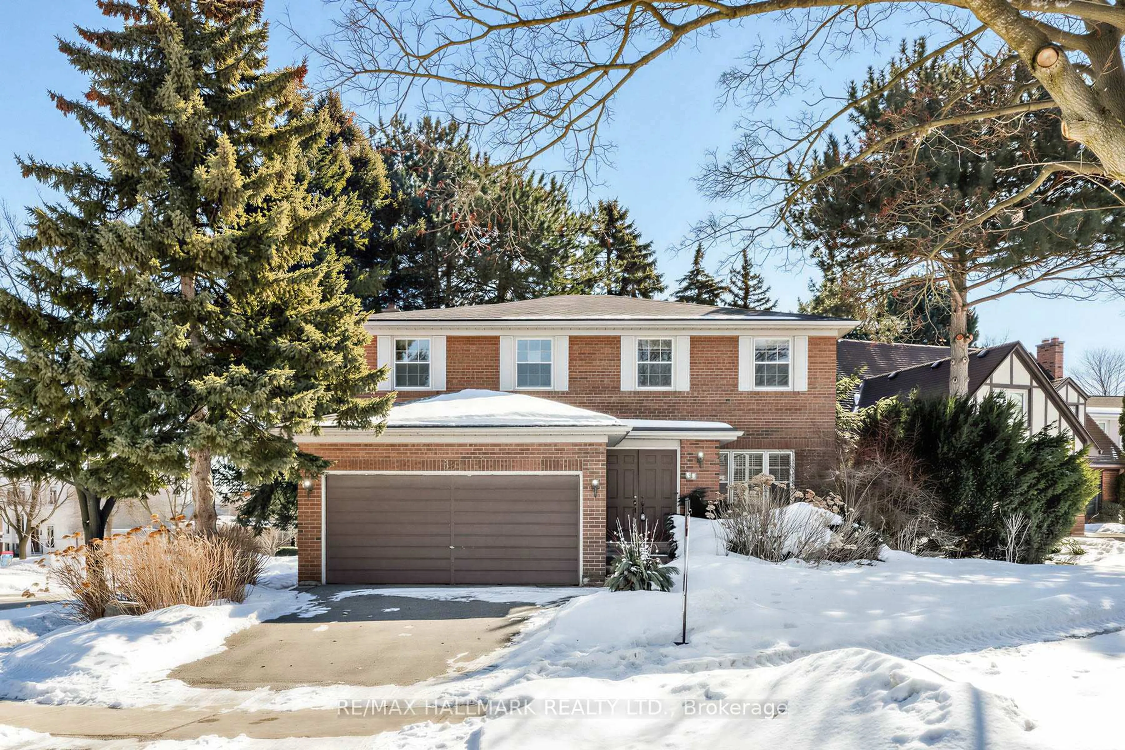 Home with brick exterior material, street for 35 Elliotwood Crt, Toronto Ontario M2L 2P8