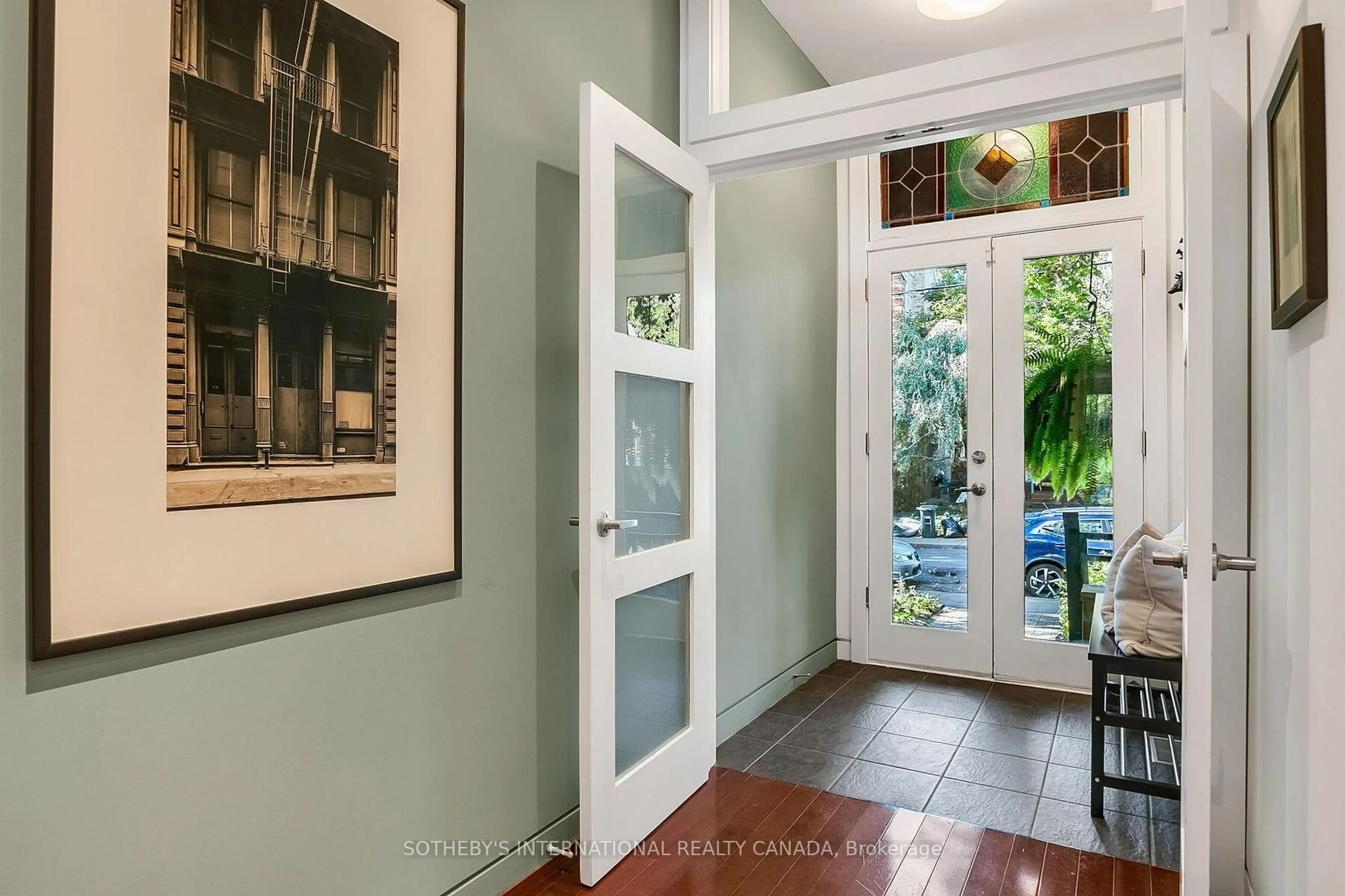 Indoor entryway for 435 Ontario St, Toronto Ontario M5A 2V9