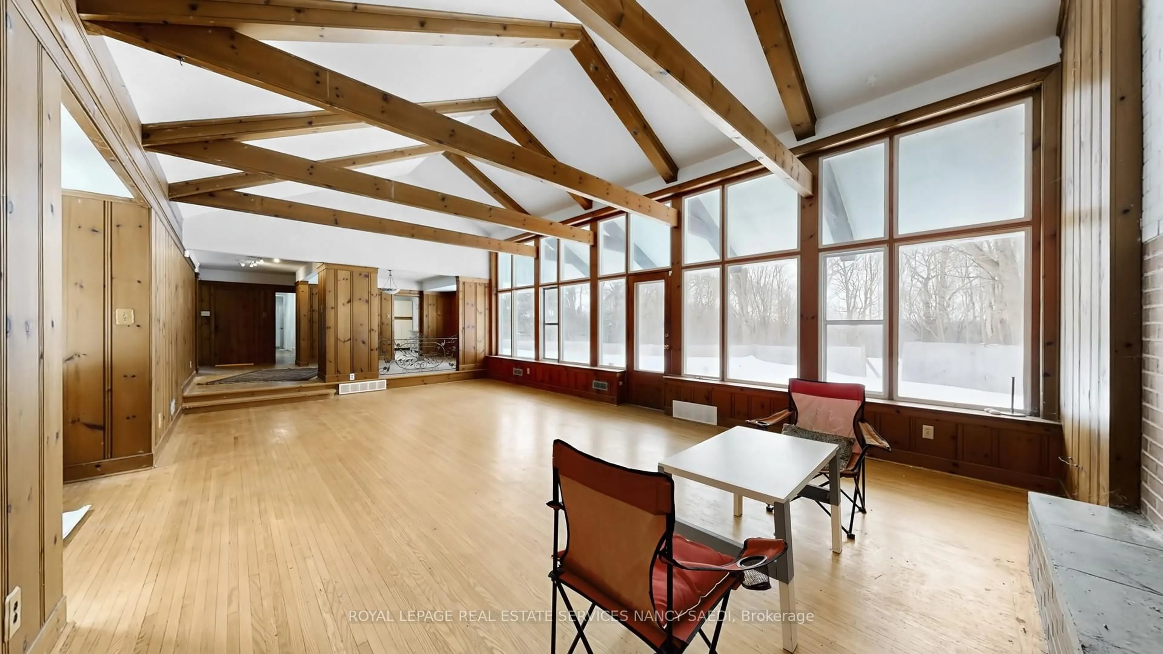 Indoor foyer for 78 Arjay Cres, Toronto Ontario M2L 1C7