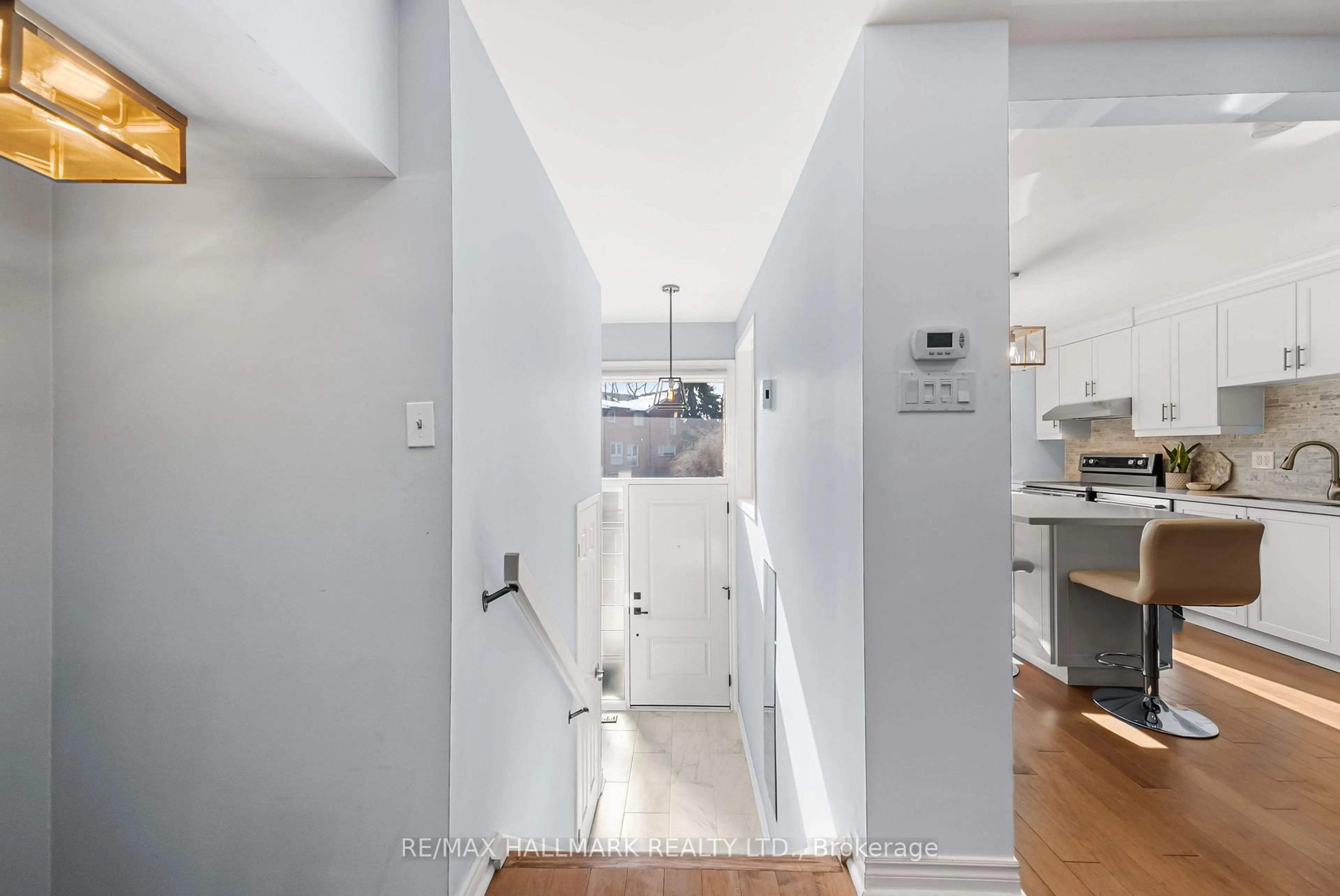 Indoor entryway for 64 Sylvan Valley Way, Toronto Ontario M5M 4M3