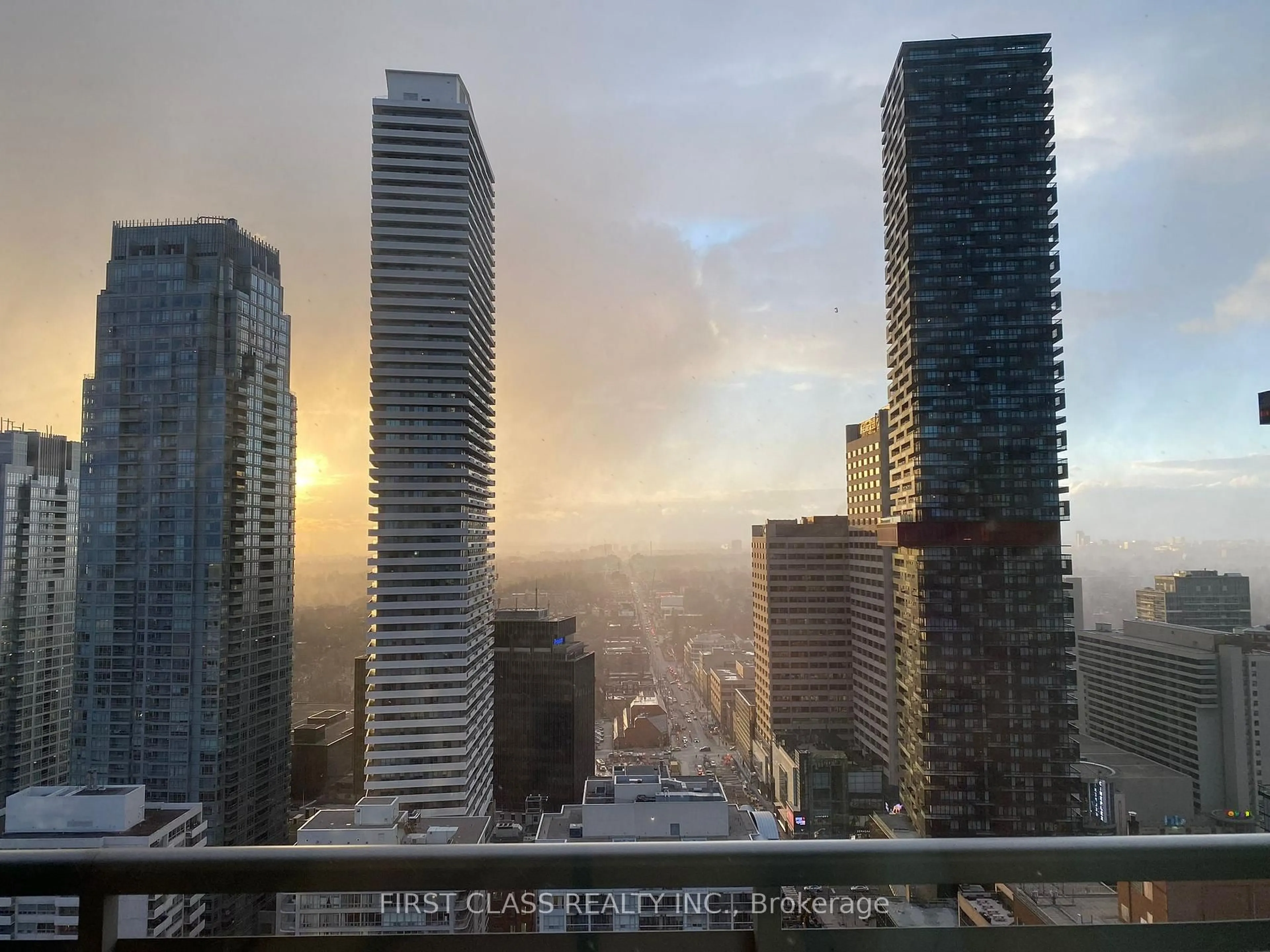 Blurry image for 89 Dunfield Ave #2801, Toronto Ontario M4S 0A4