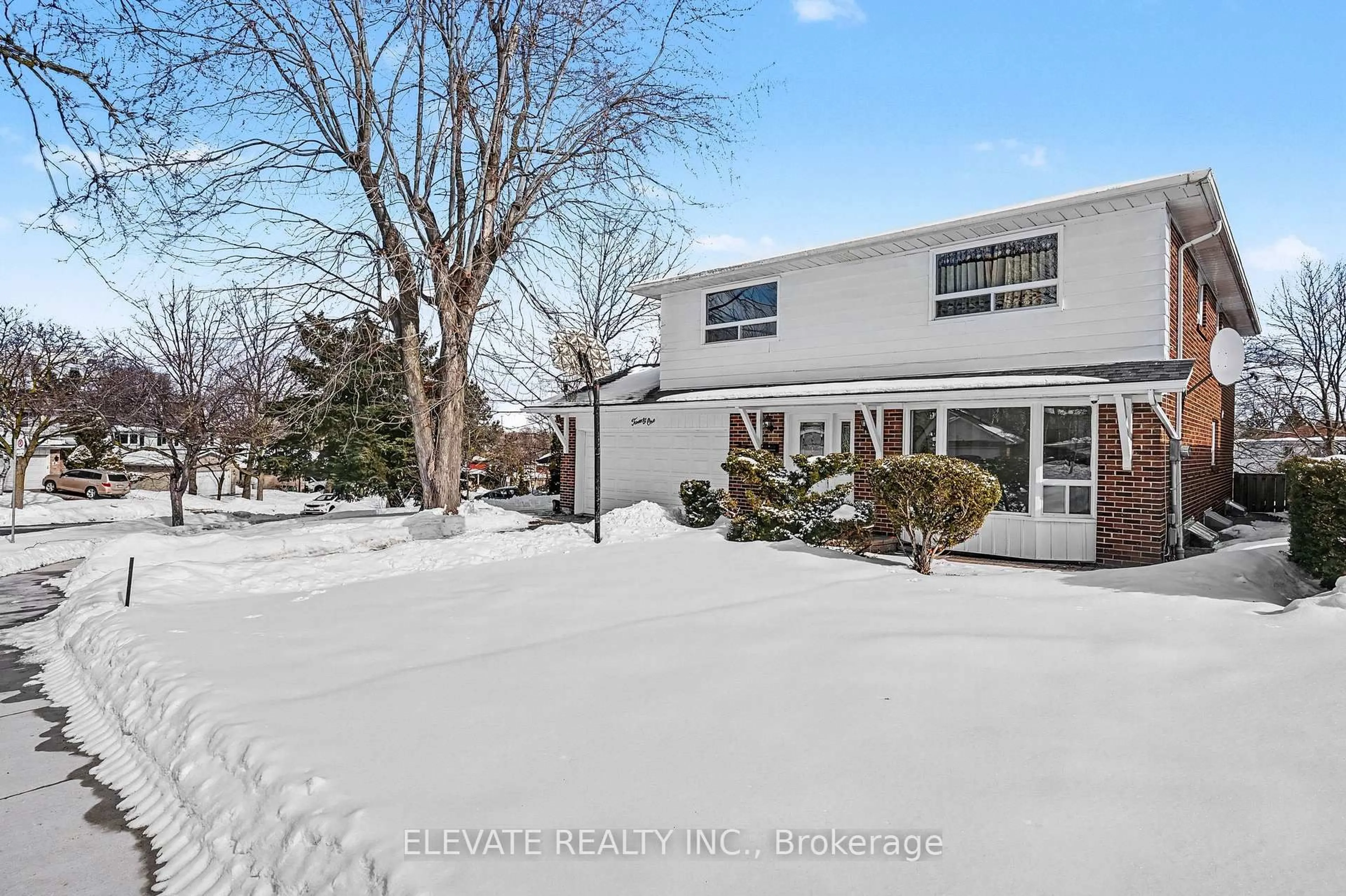 A pic from outside/outdoor area/front of a property/back of a property/a pic from drone, street for 21 Whitehorn Cres, Toronto Ontario M2J 3B1