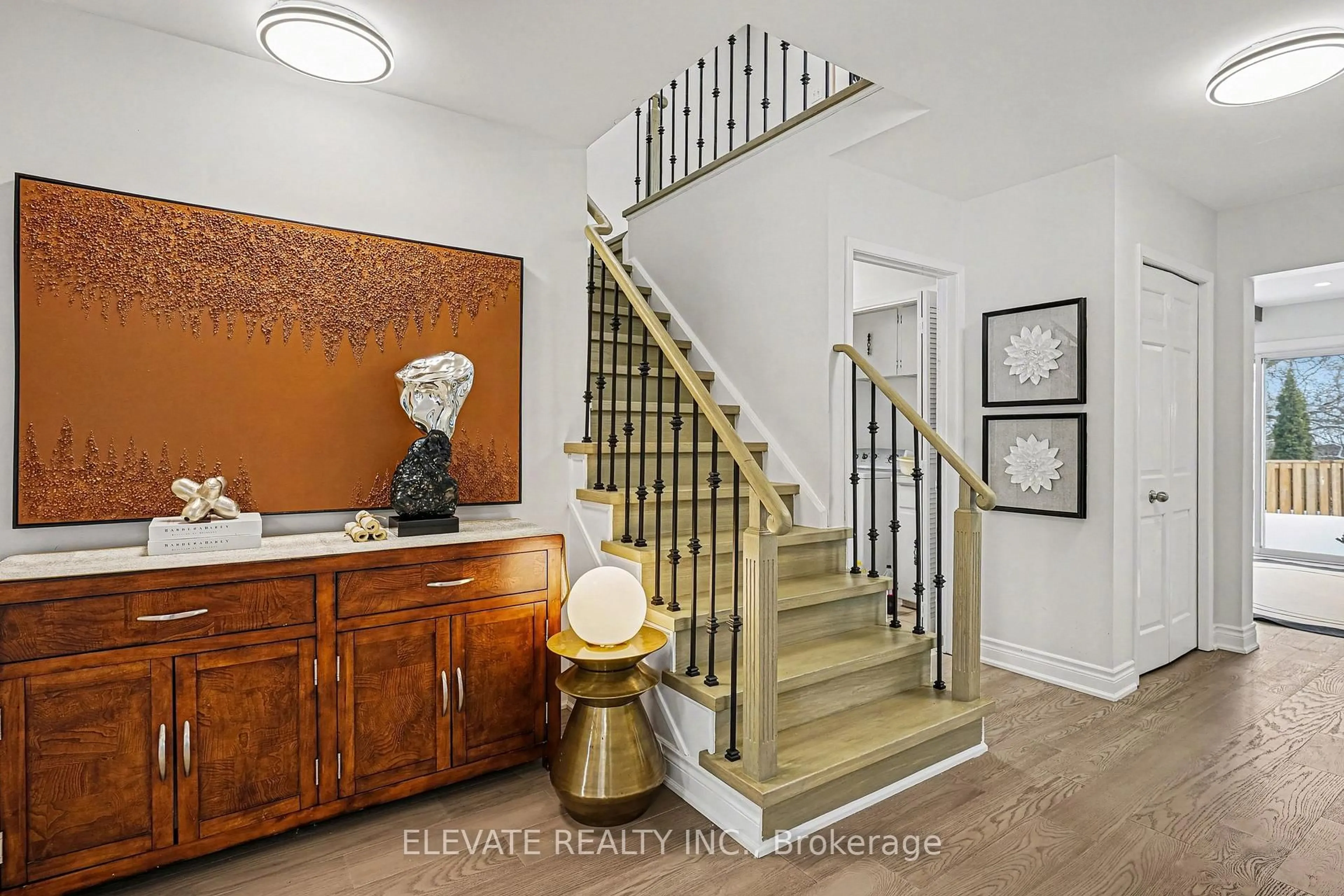 Indoor entryway for 21 Whitehorn Cres, Toronto Ontario M2J 3B1