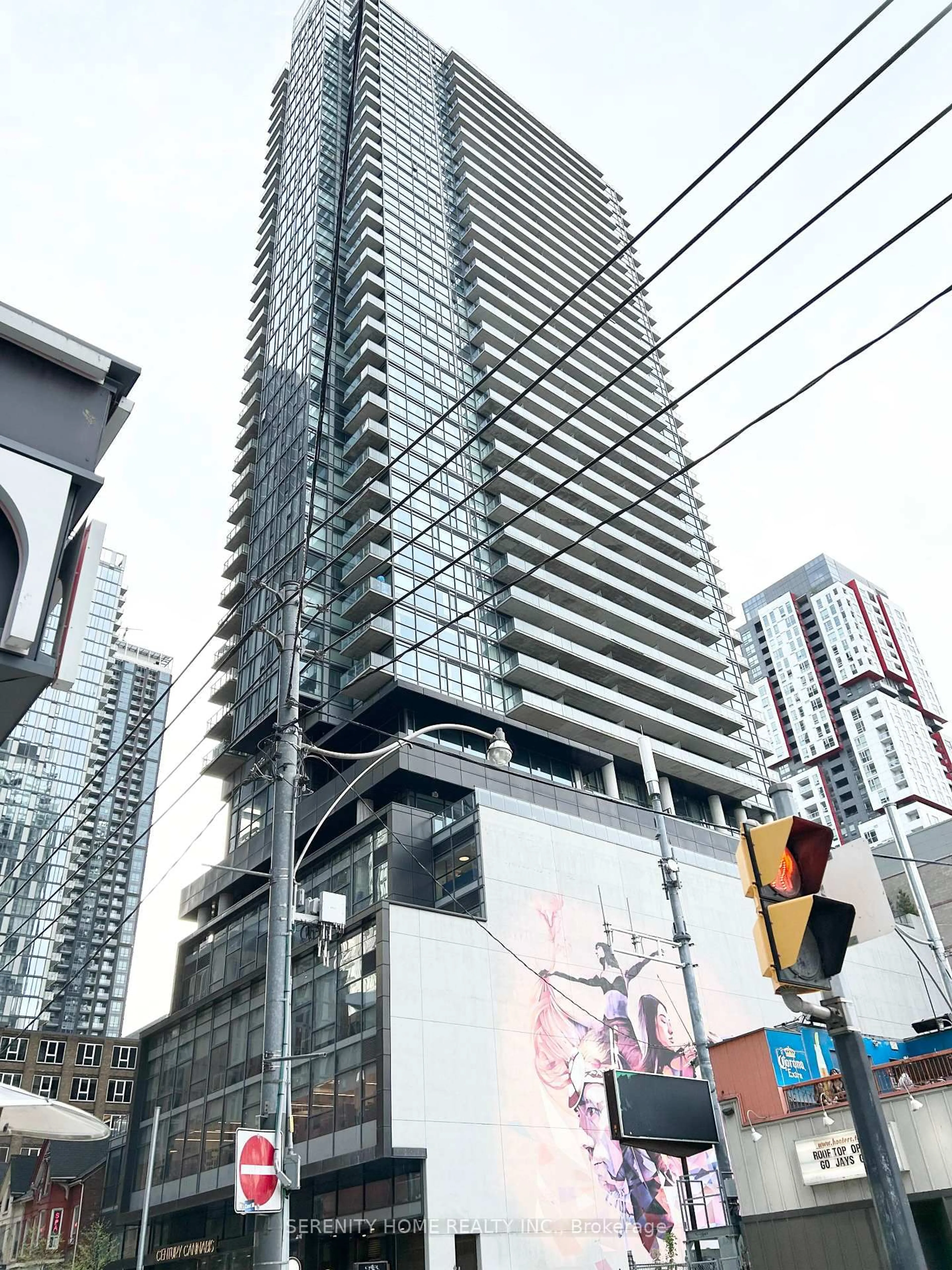 Indoor foyer for 290 Adelaide St #3501, Toronto Ontario M5V 1P6