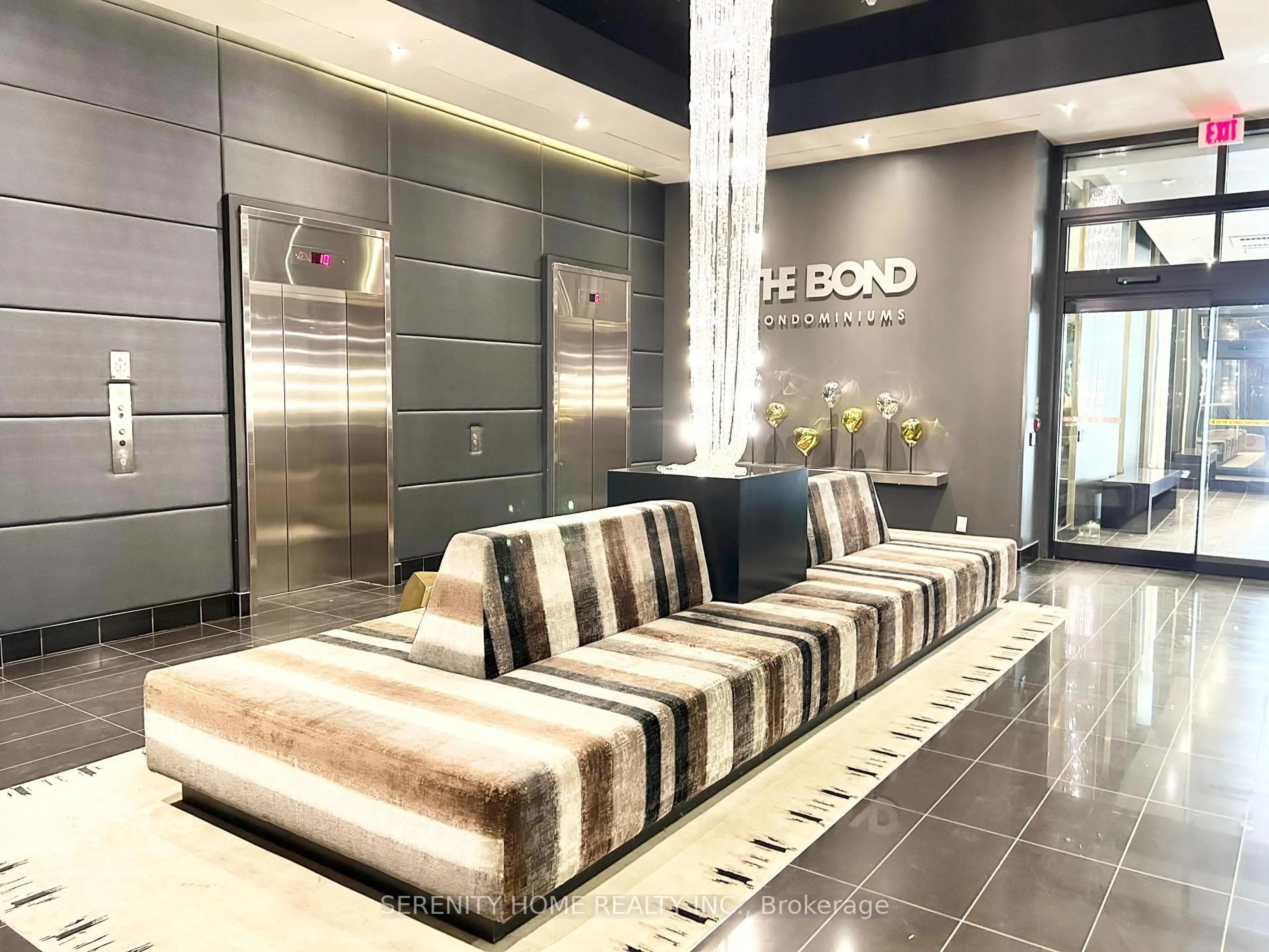 Lobby for 290 Adelaide St #3501, Toronto Ontario M5V 1P6