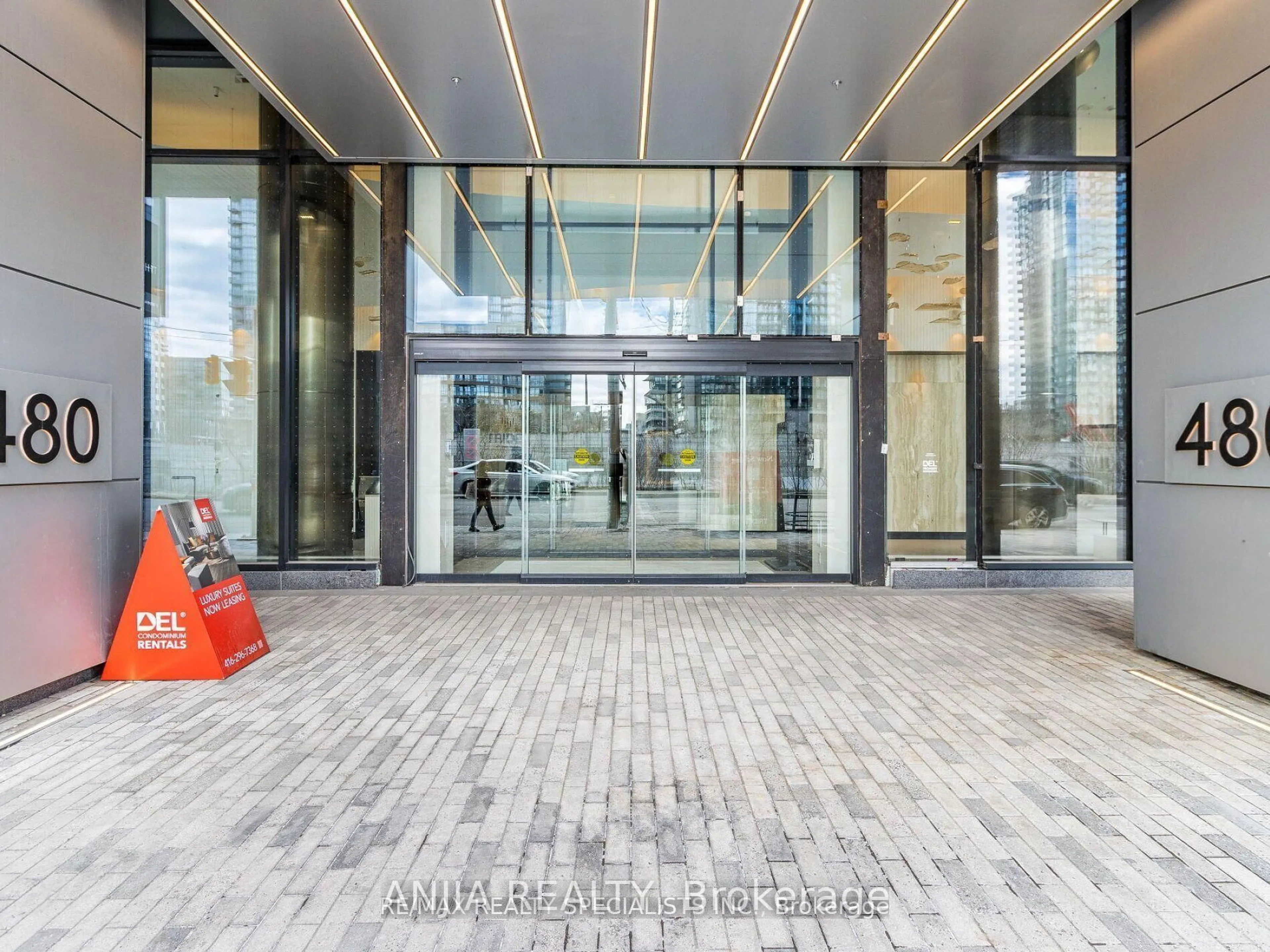 Indoor foyer for 480 Front St #1011, Toronto Ontario M5V 0V5