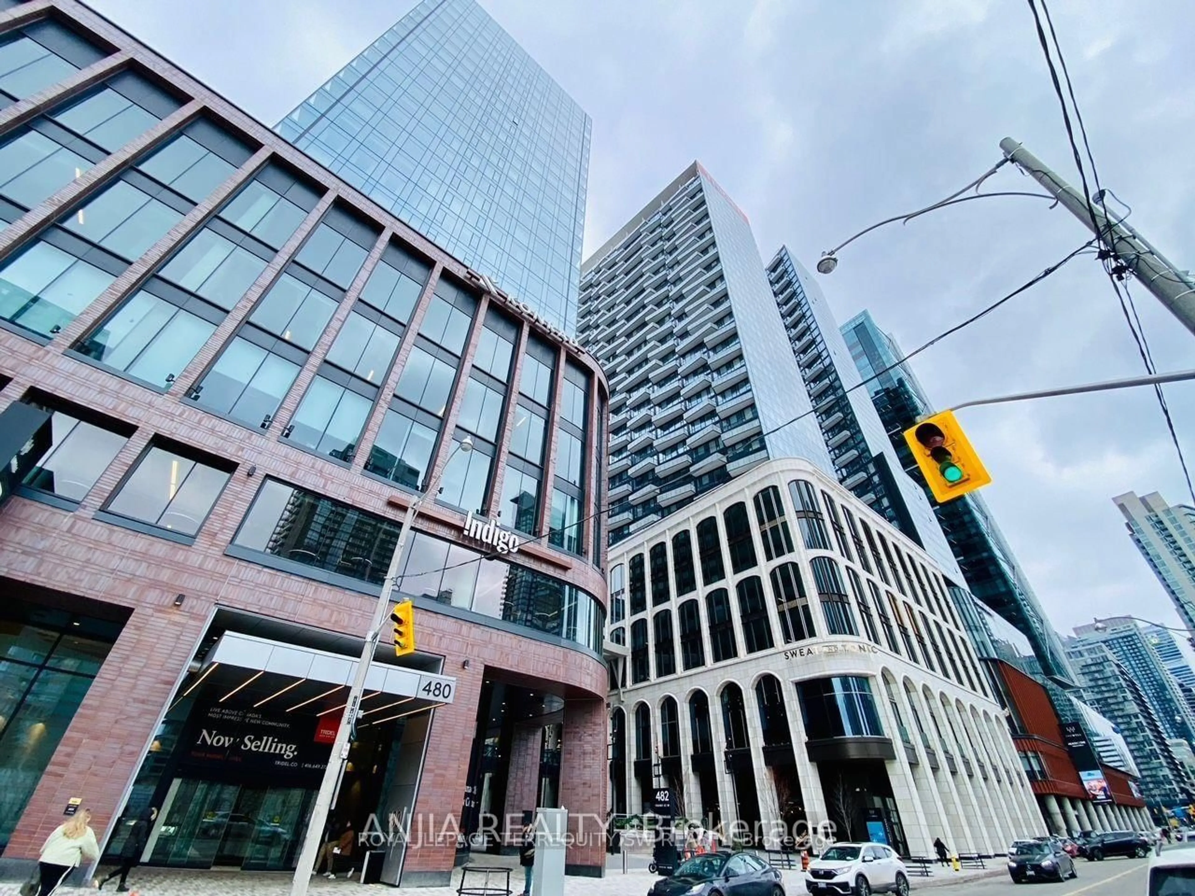 Blurry image for 480 Front St #1011, Toronto Ontario M5V 0V5