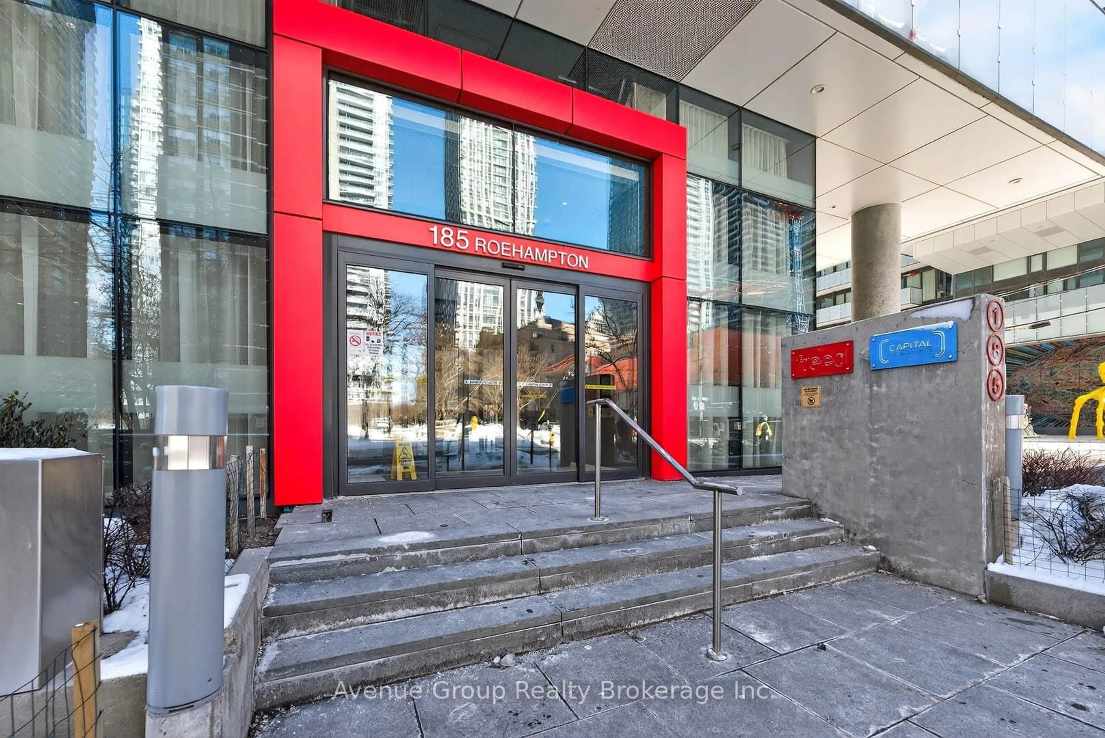 Indoor foyer for 185 Roehampton Ave #1110, Toronto Ontario M4P 0C6