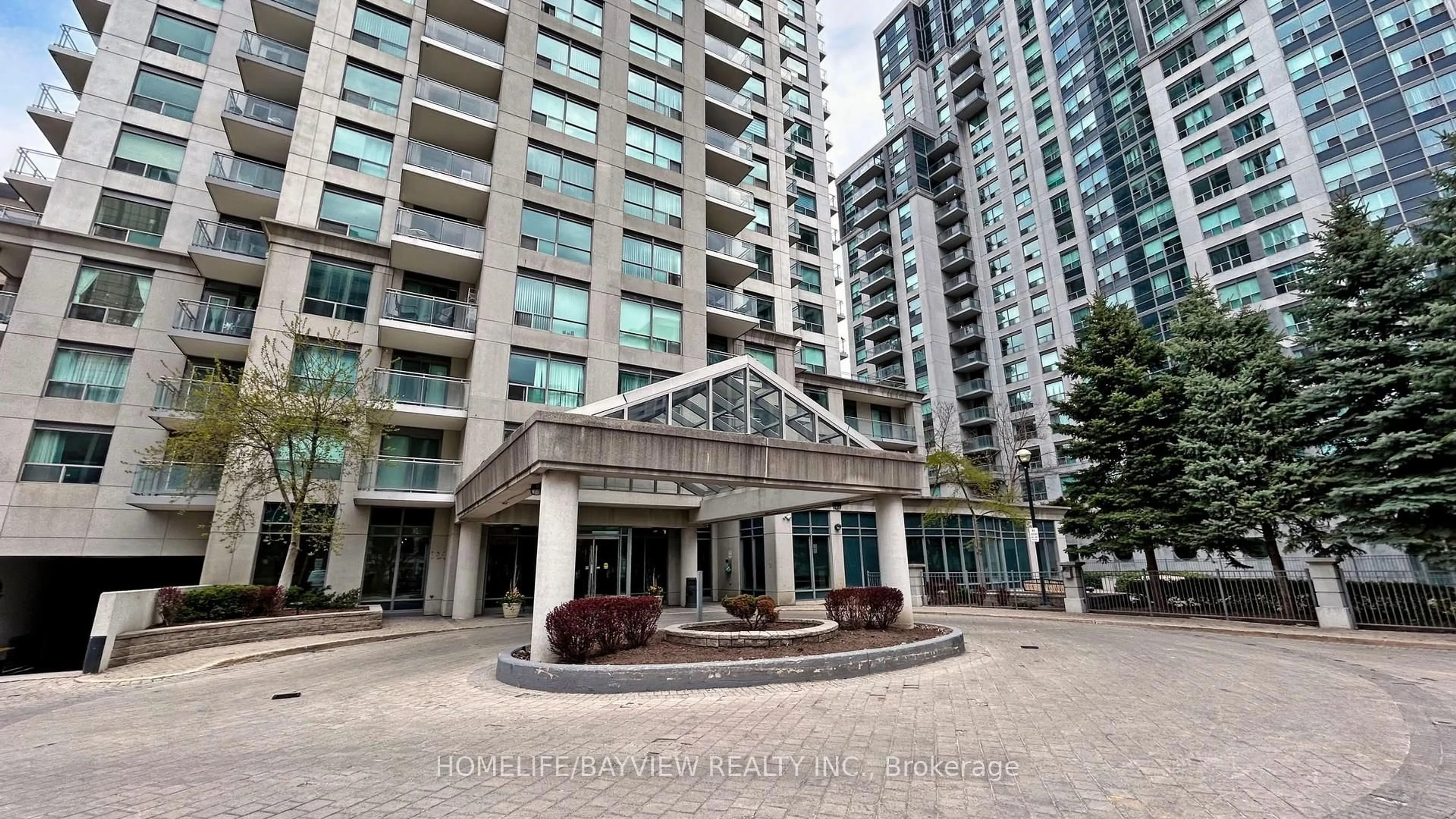 Indoor foyer for 21 Hillcrest Ave #2906, Toronto Ontario M2N 7K2