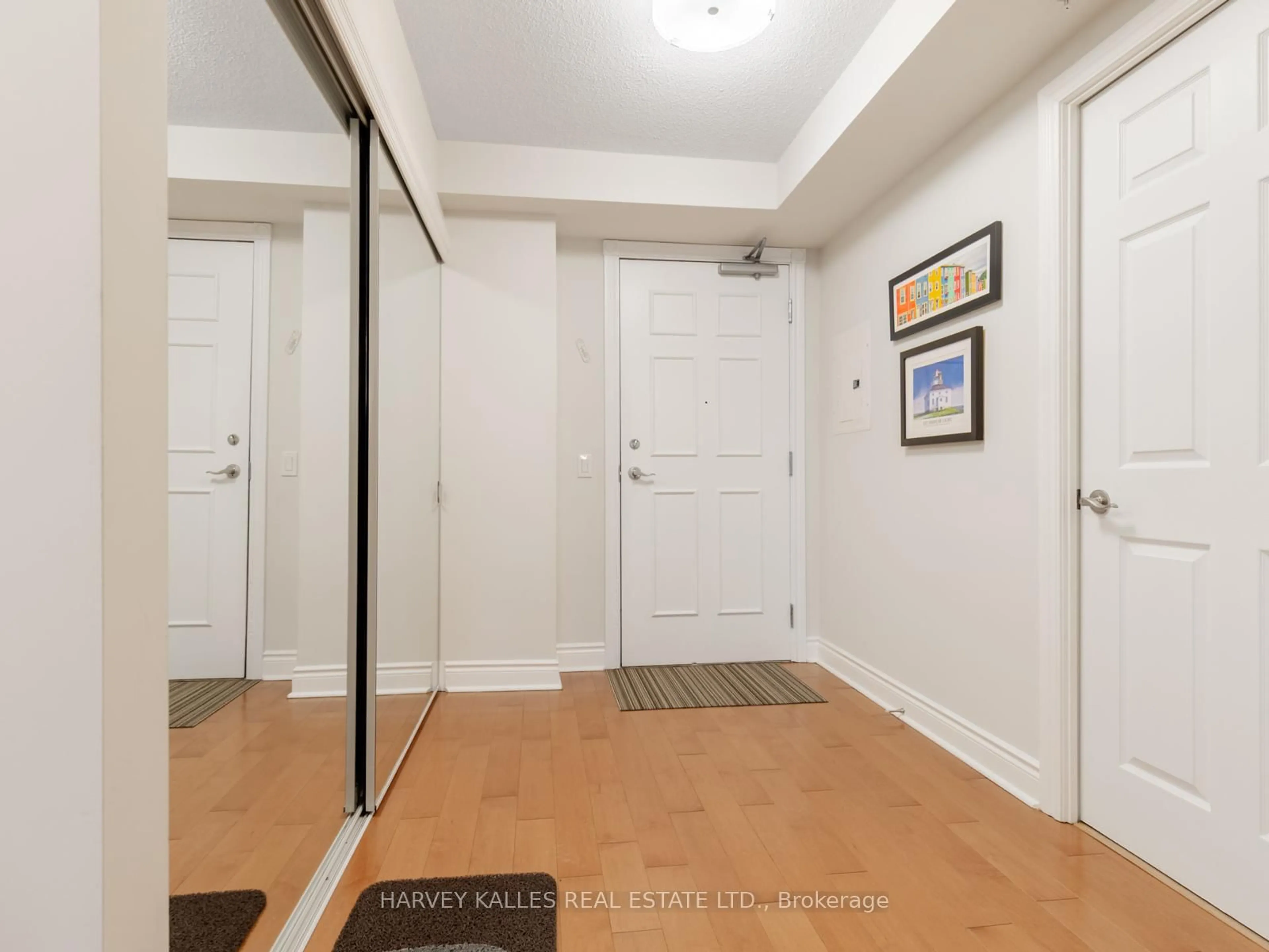 Indoor entryway for 12 Rean Dr #402, Toronto Ontario M2K 3C6
