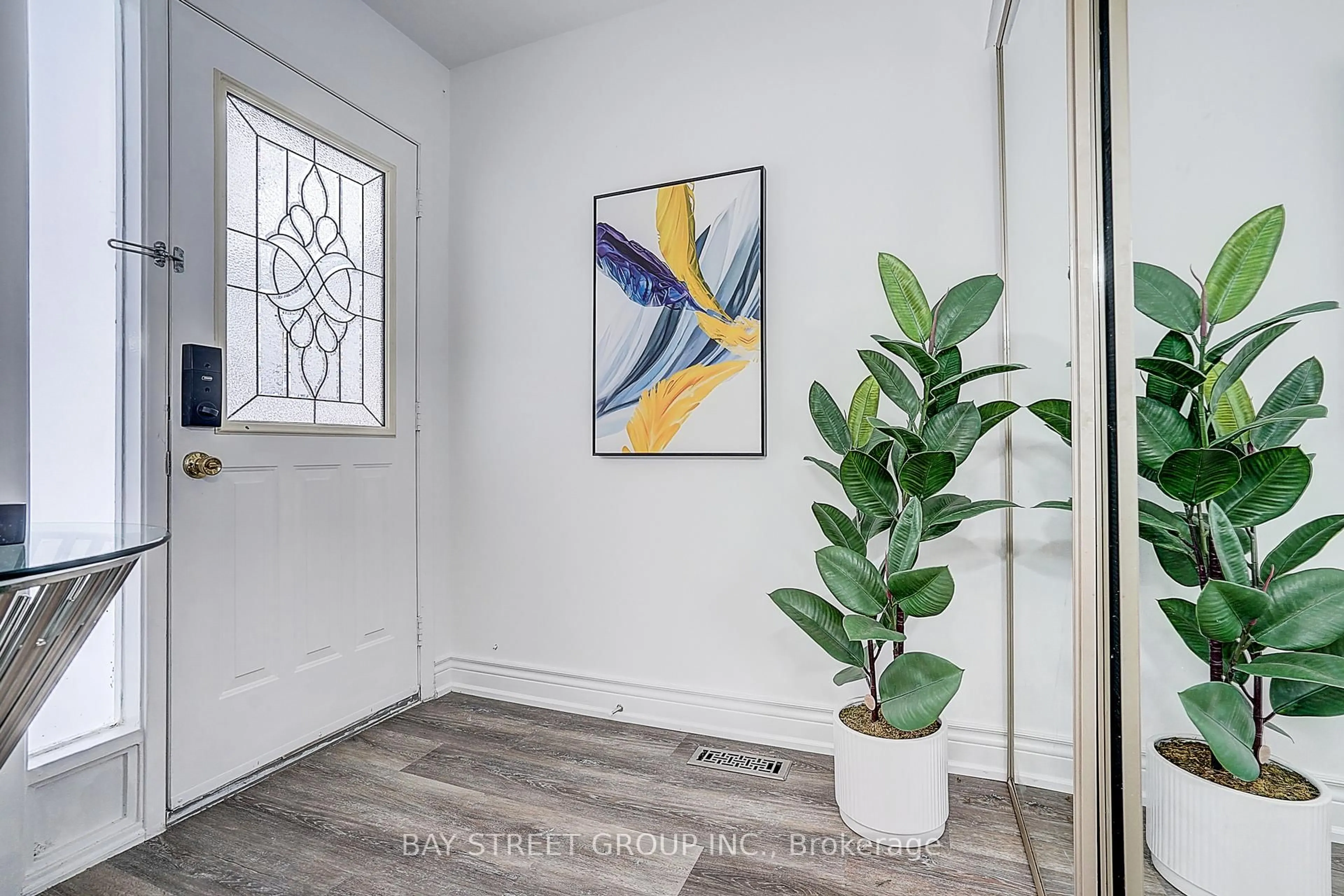 Indoor entryway for 224 Hollyberry Tr, Toronto Ontario M2H 2P4
