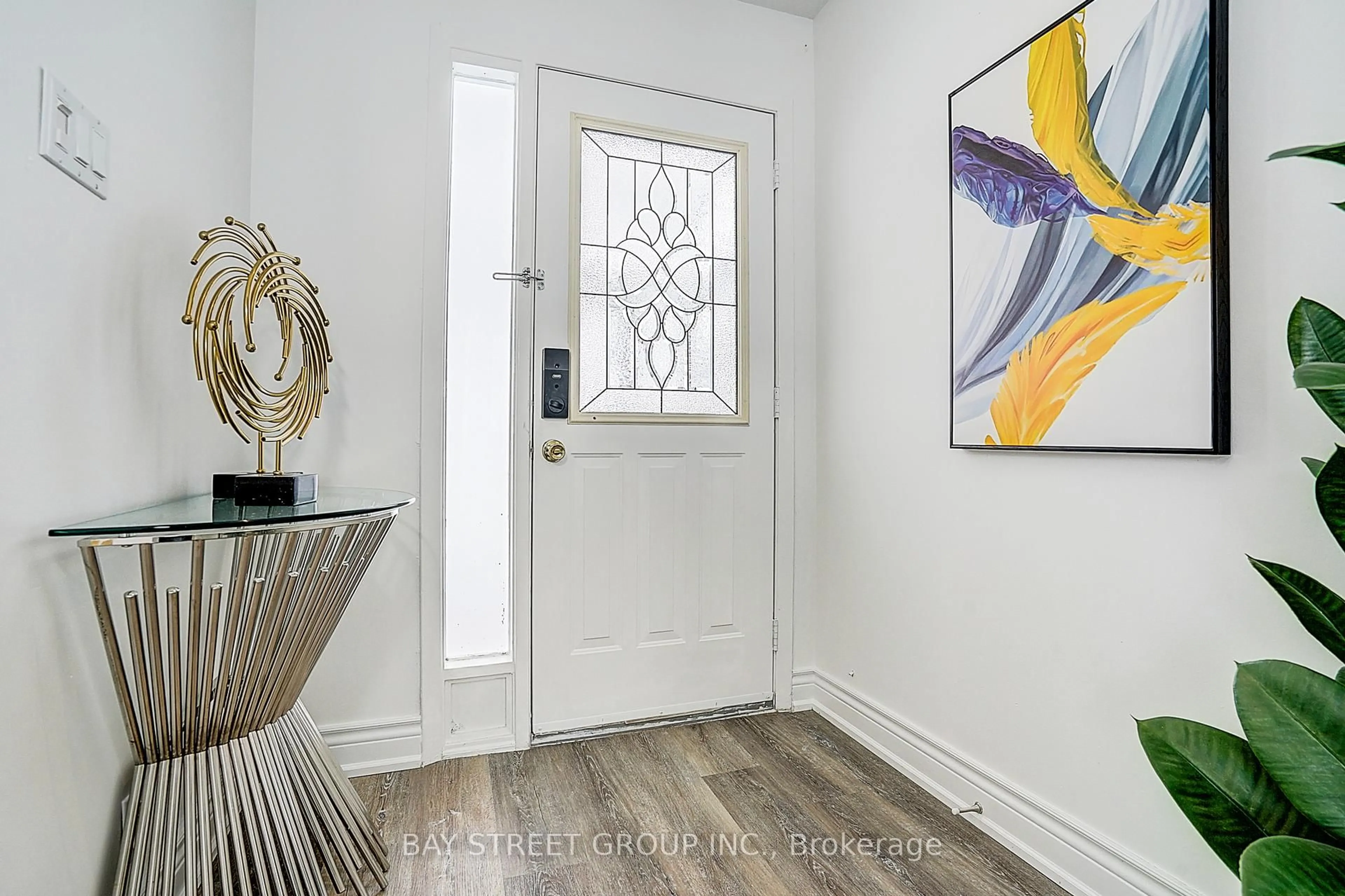 Indoor entryway for 224 Hollyberry Tr, Toronto Ontario M2H 2P4