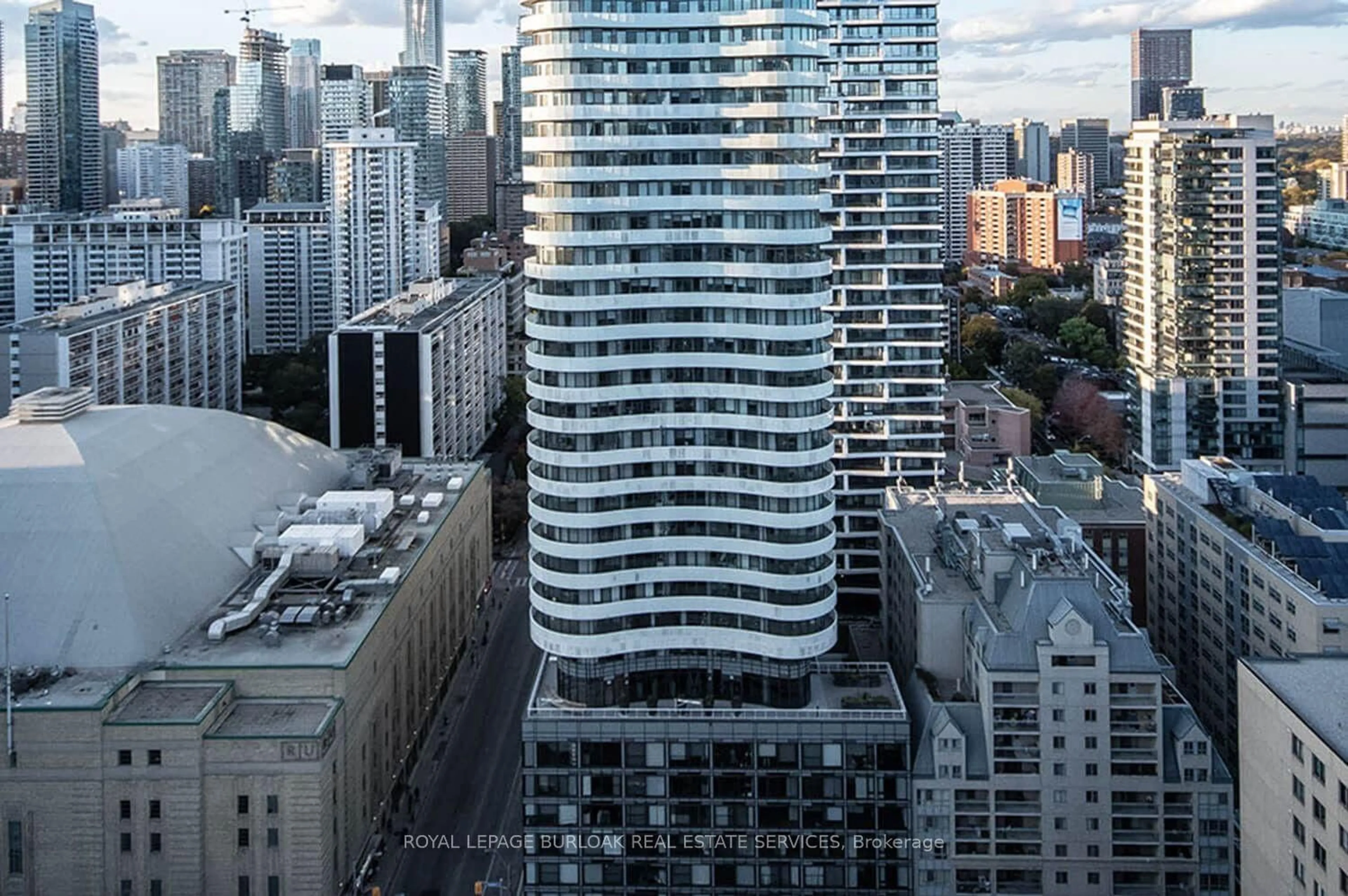 A pic from outside/outdoor area/front of a property/back of a property/a pic from drone, city buildings view from balcony for 403 Church St #313, Toronto Ontario M4Y 0C9