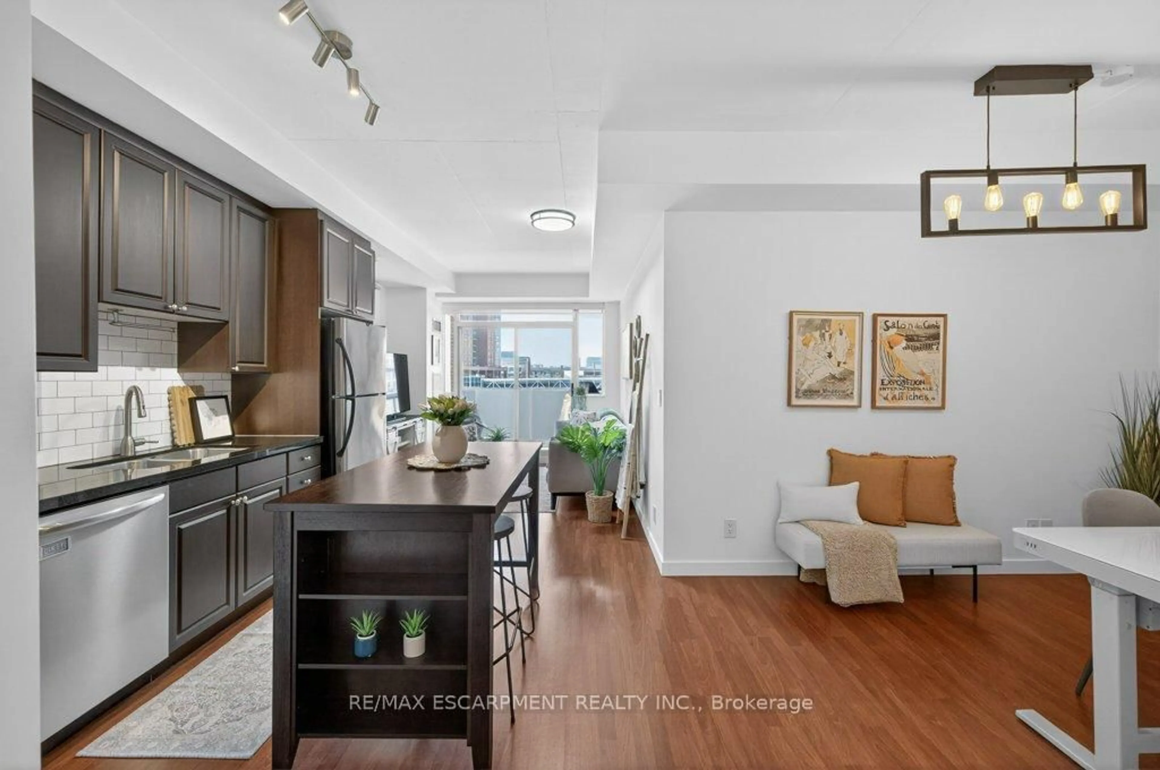 Open concept kitchen, unknown for 1 Shaw St #522, Toronto Ontario M6K 0A1