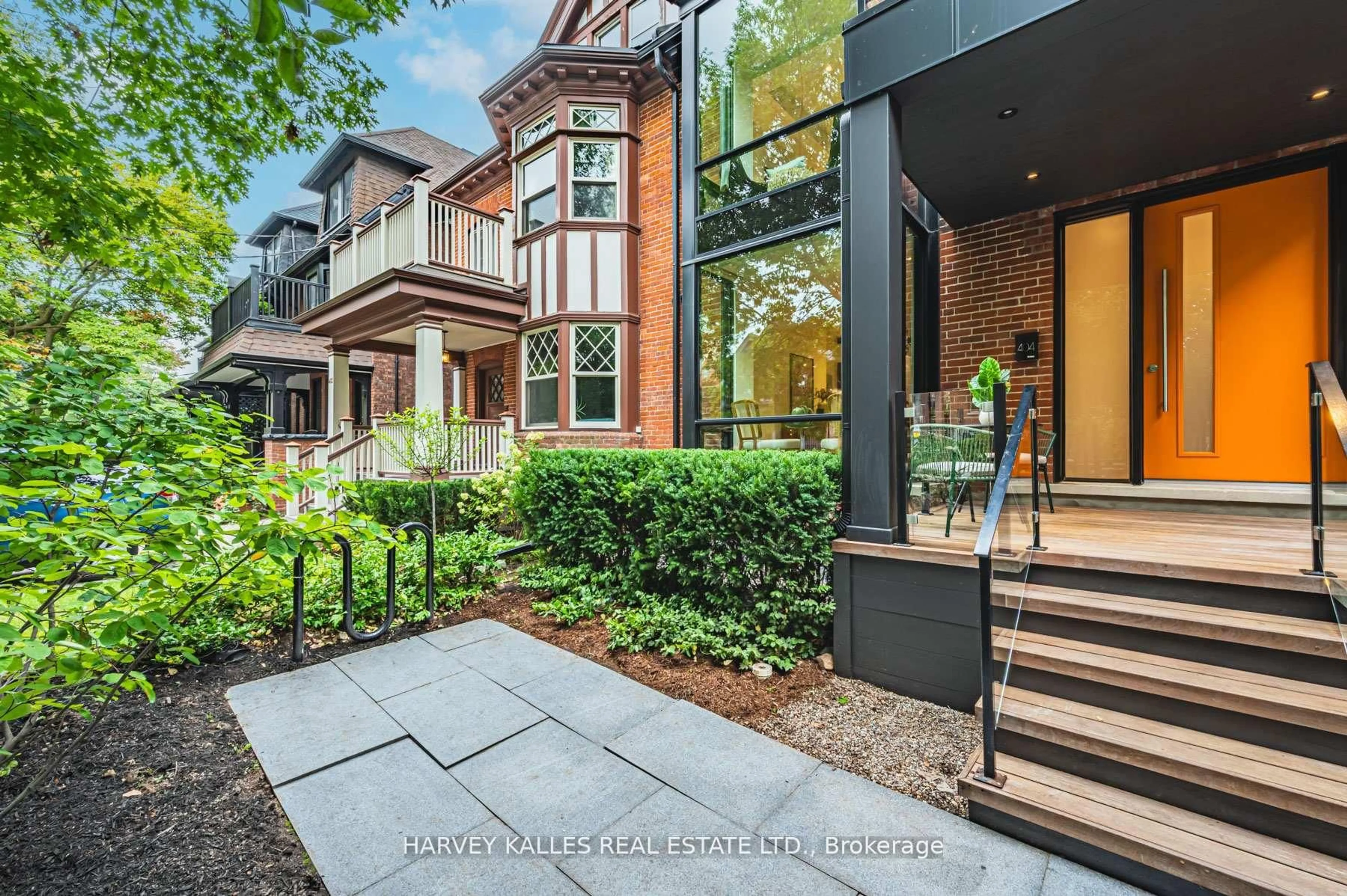 Home with brick exterior material, street for 404 Brunswick Ave, Toronto Ontario M5R 2Z4