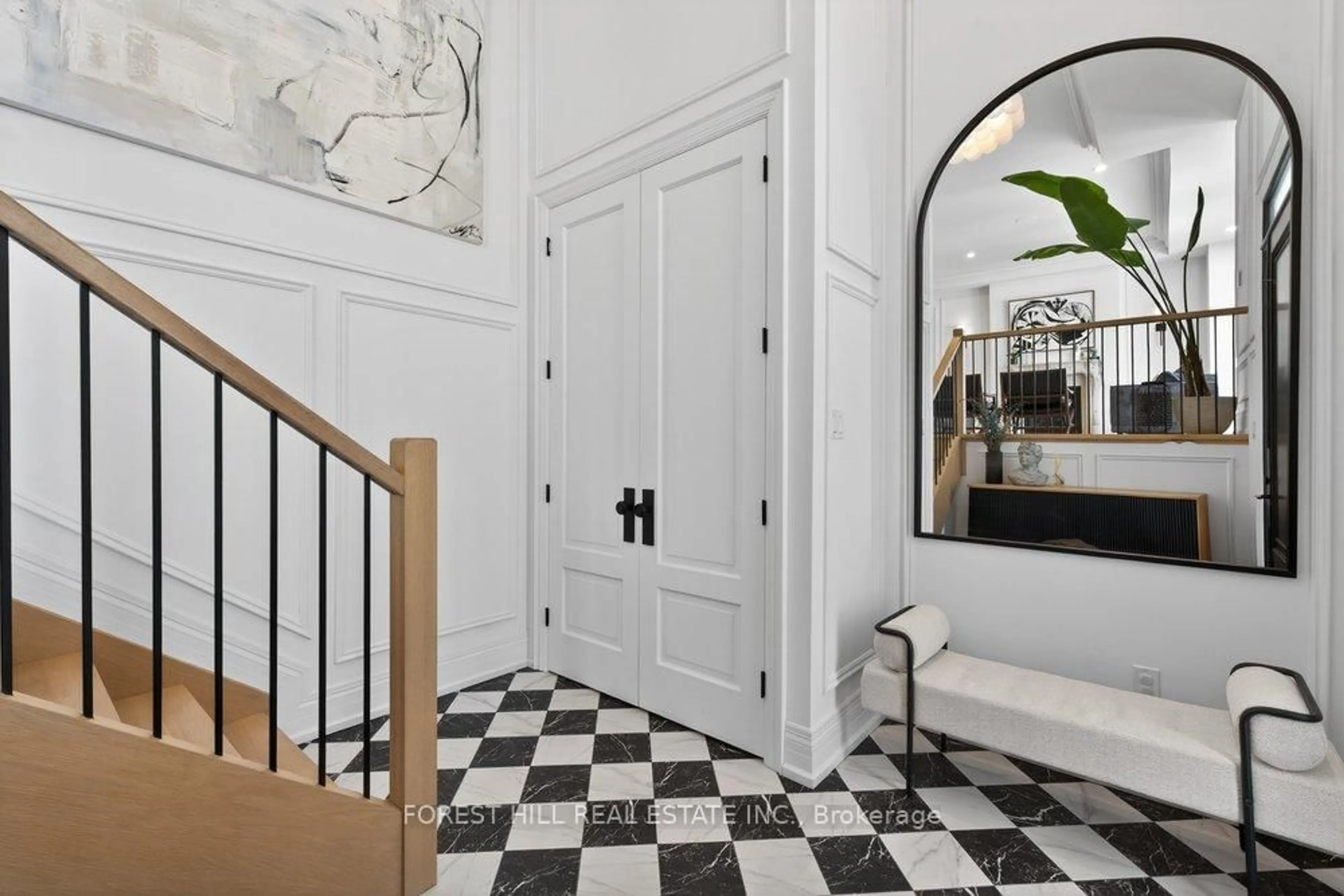 Indoor entryway for 115 Park Home Ave, Toronto Ontario M2N 1W7