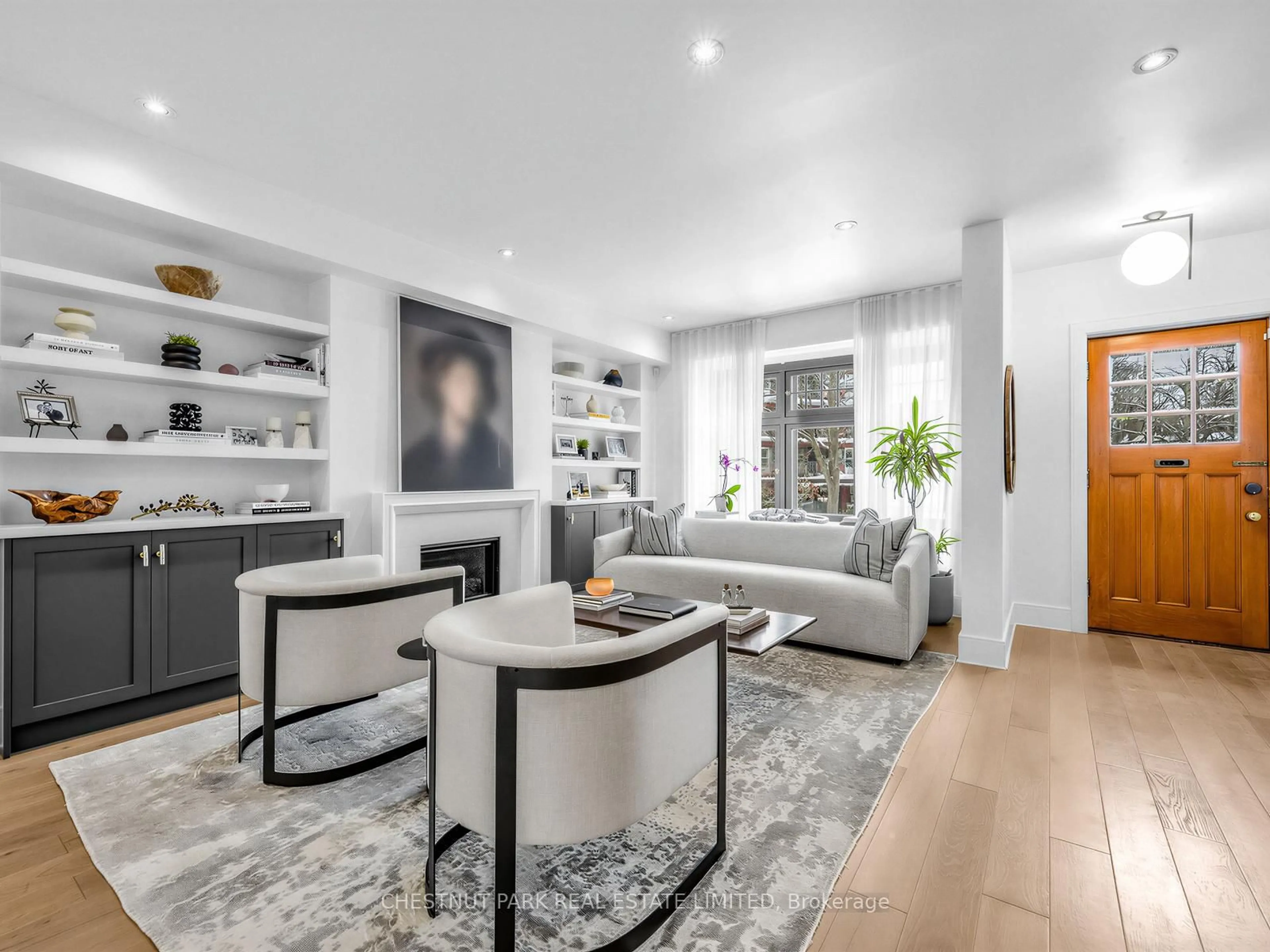 Living room with furniture, unknown for 35 Castle Frank Rd, Toronto Ontario M4W 2Z5