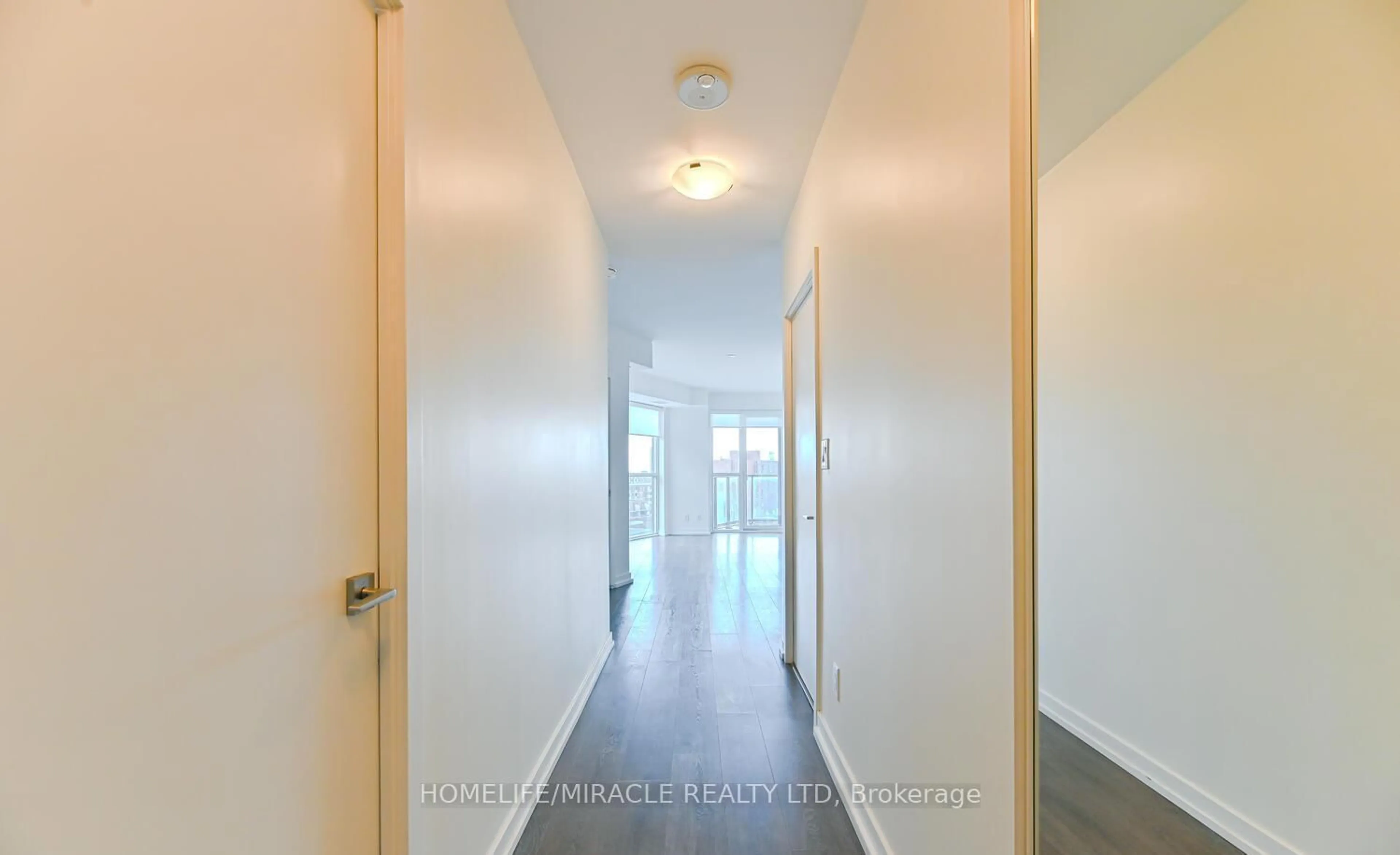 Indoor entryway for 159 Wellesley St #604, Toronto Ontario M4Y 0H5