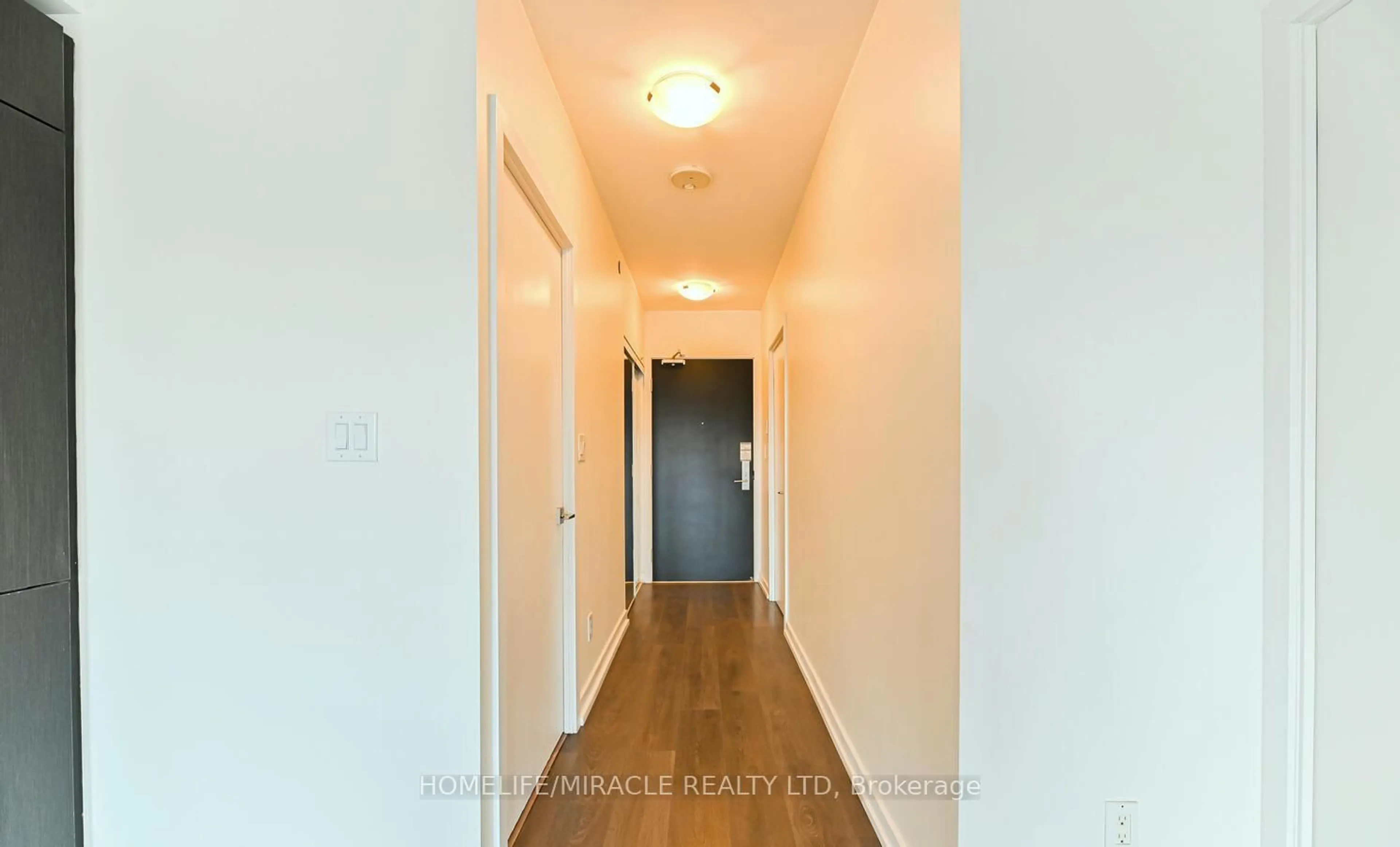 Indoor entryway for 159 Wellesley St #604, Toronto Ontario M4Y 0H5