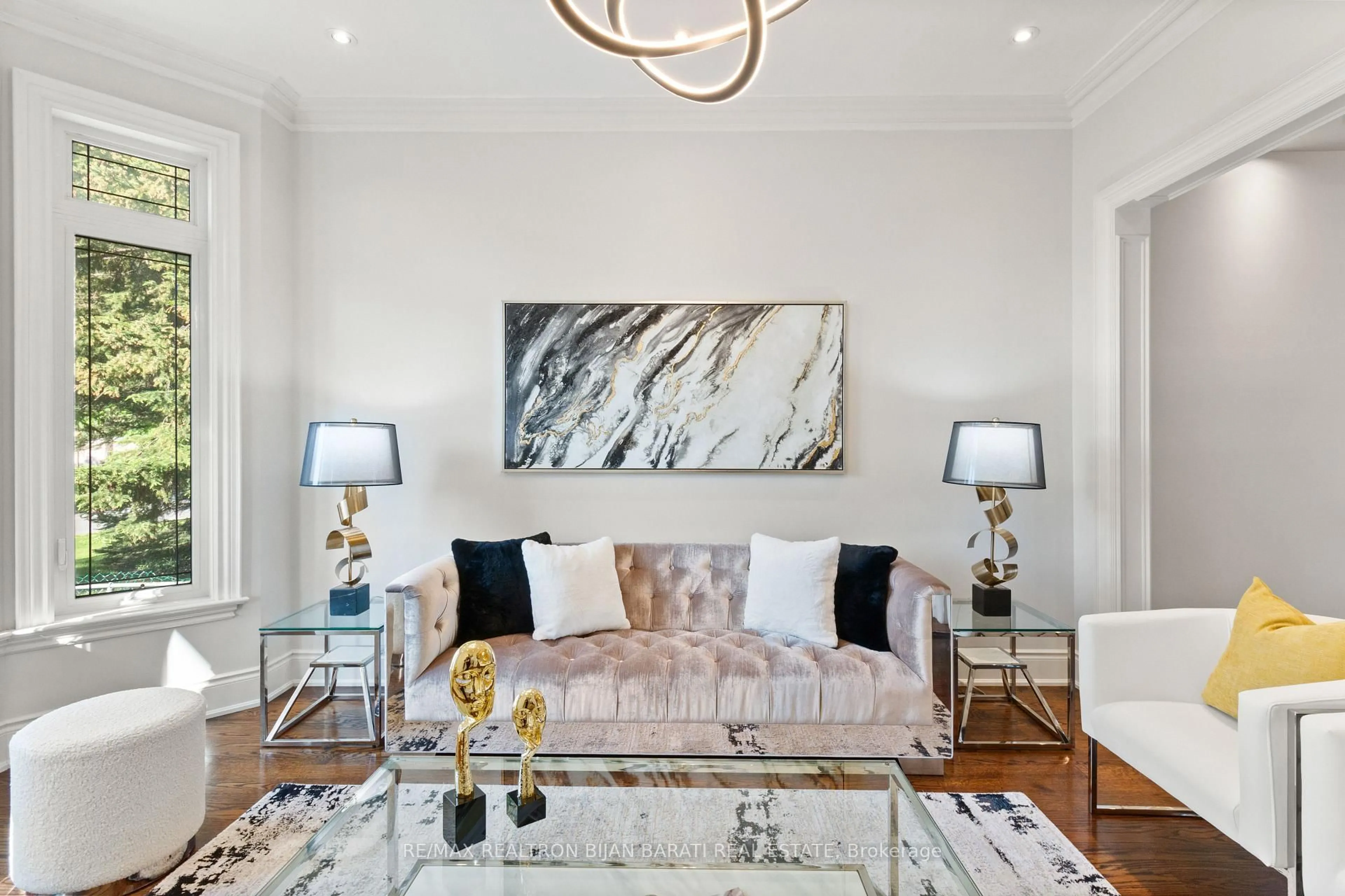 Living room with furniture, unknown for 255 Homewood Ave, Toronto Ontario M2R 2N4