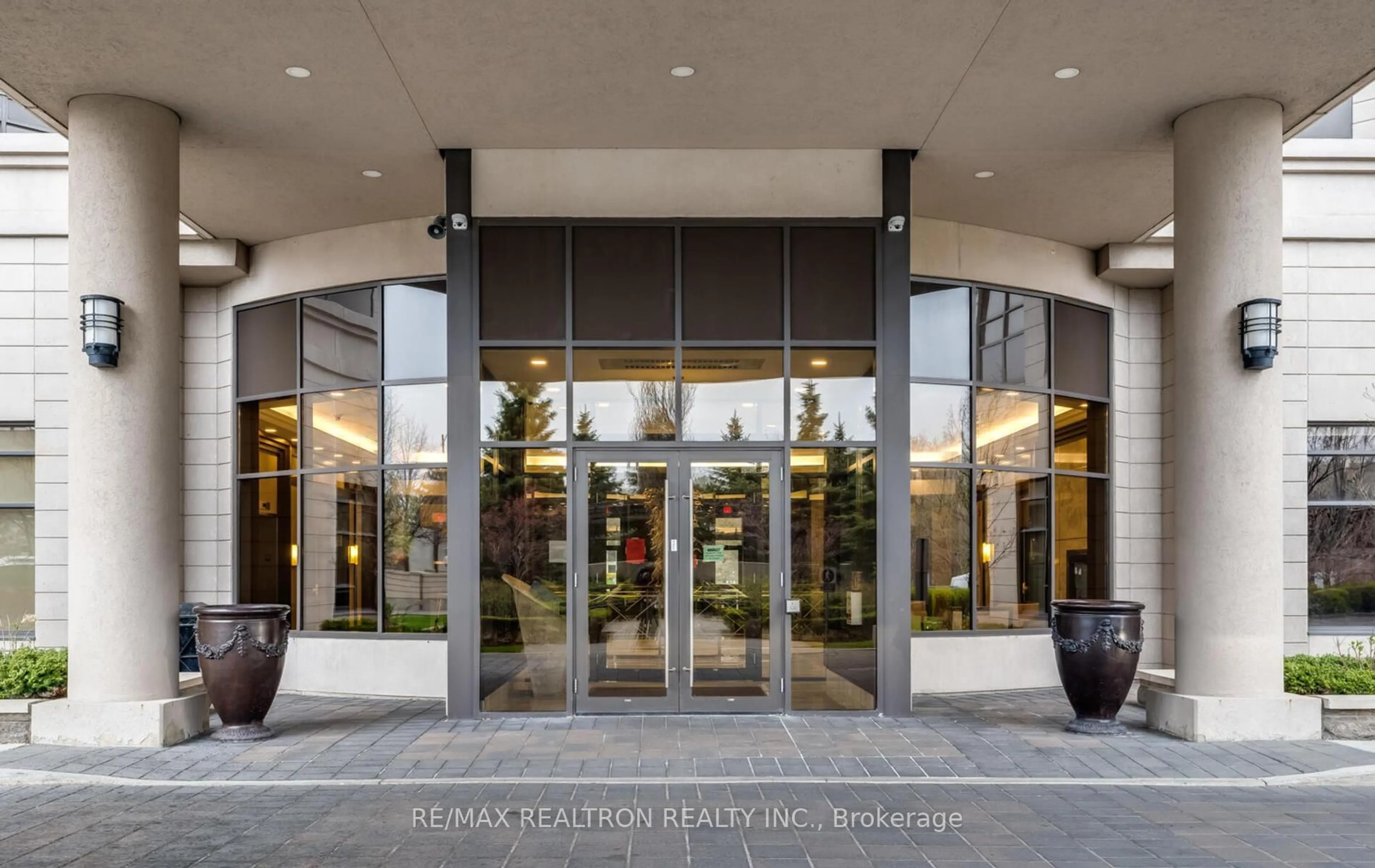 Indoor foyer for 133 Wynford Dr #1106, Toronto Ontario M3C 0J5