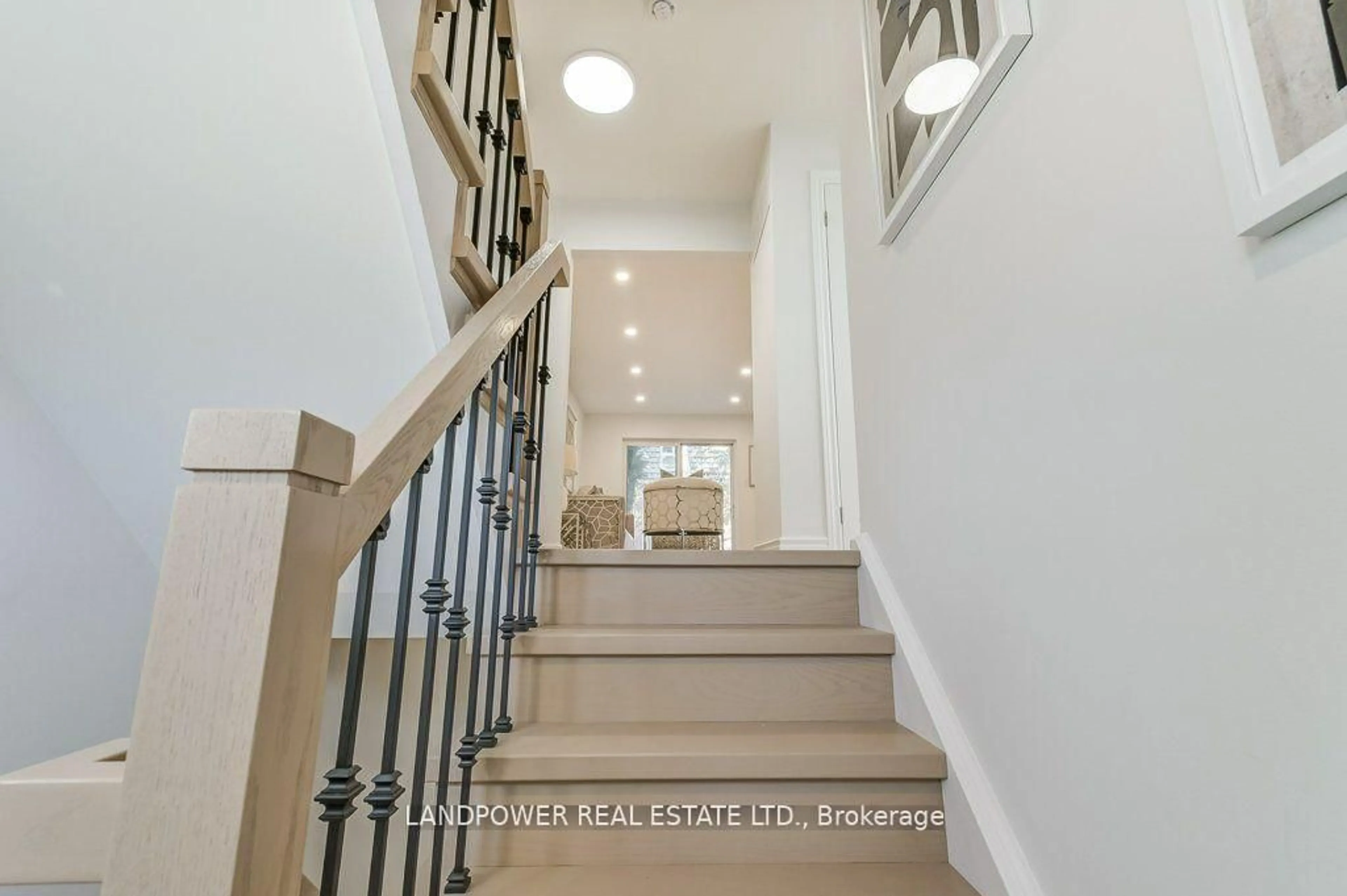 Stairs for 10 Brassbell Mill Way, Toronto Ontario M2L 1P7