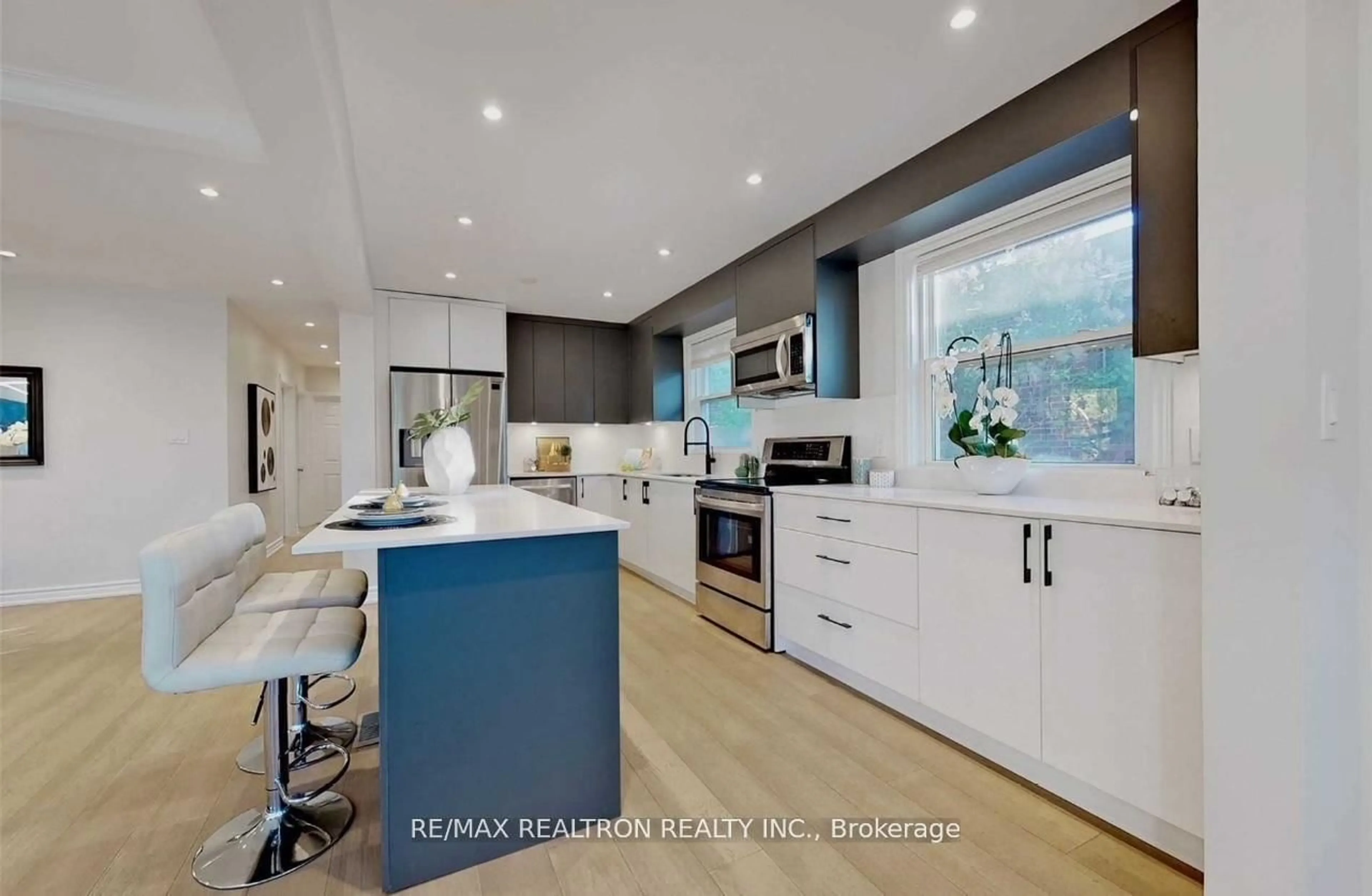 Open concept kitchen, unknown for 39 Bowerbank Dr, Toronto Ontario M2M 1Z9