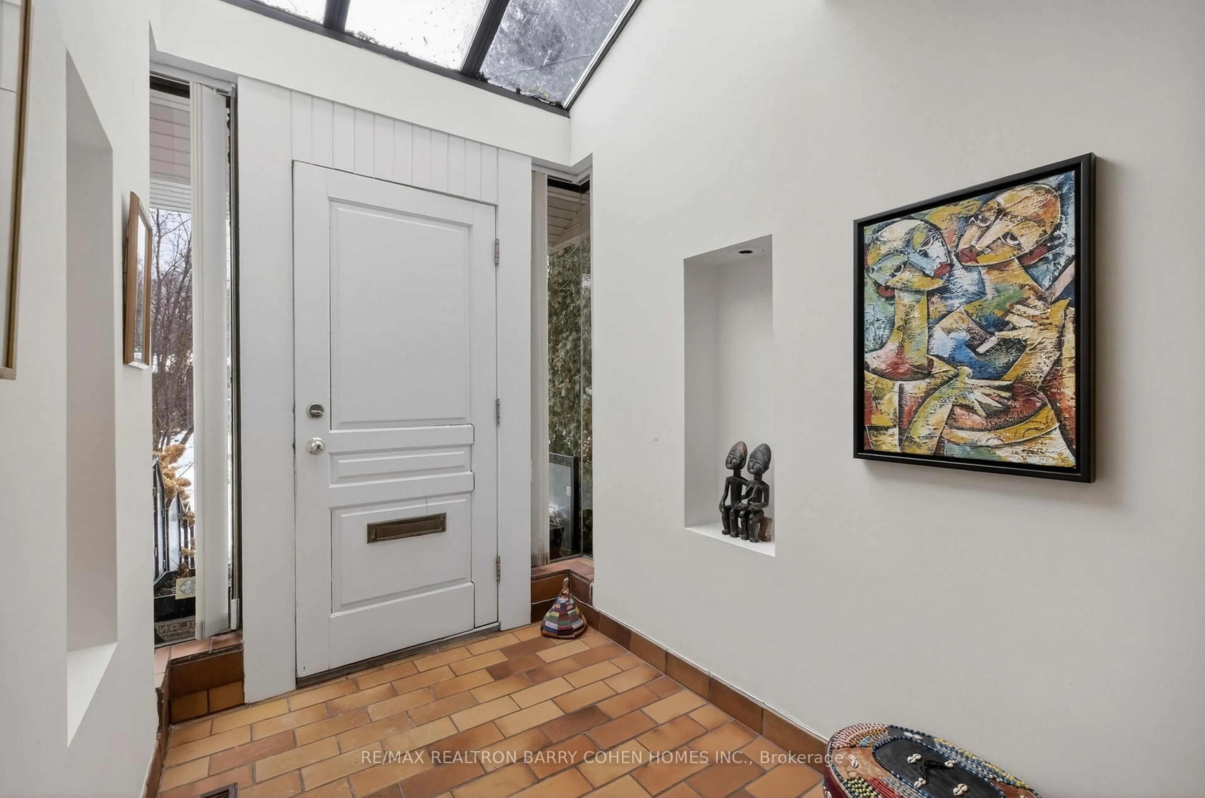 Indoor entryway for 80 Donwoods Dr, Toronto Ontario M4N 2G5